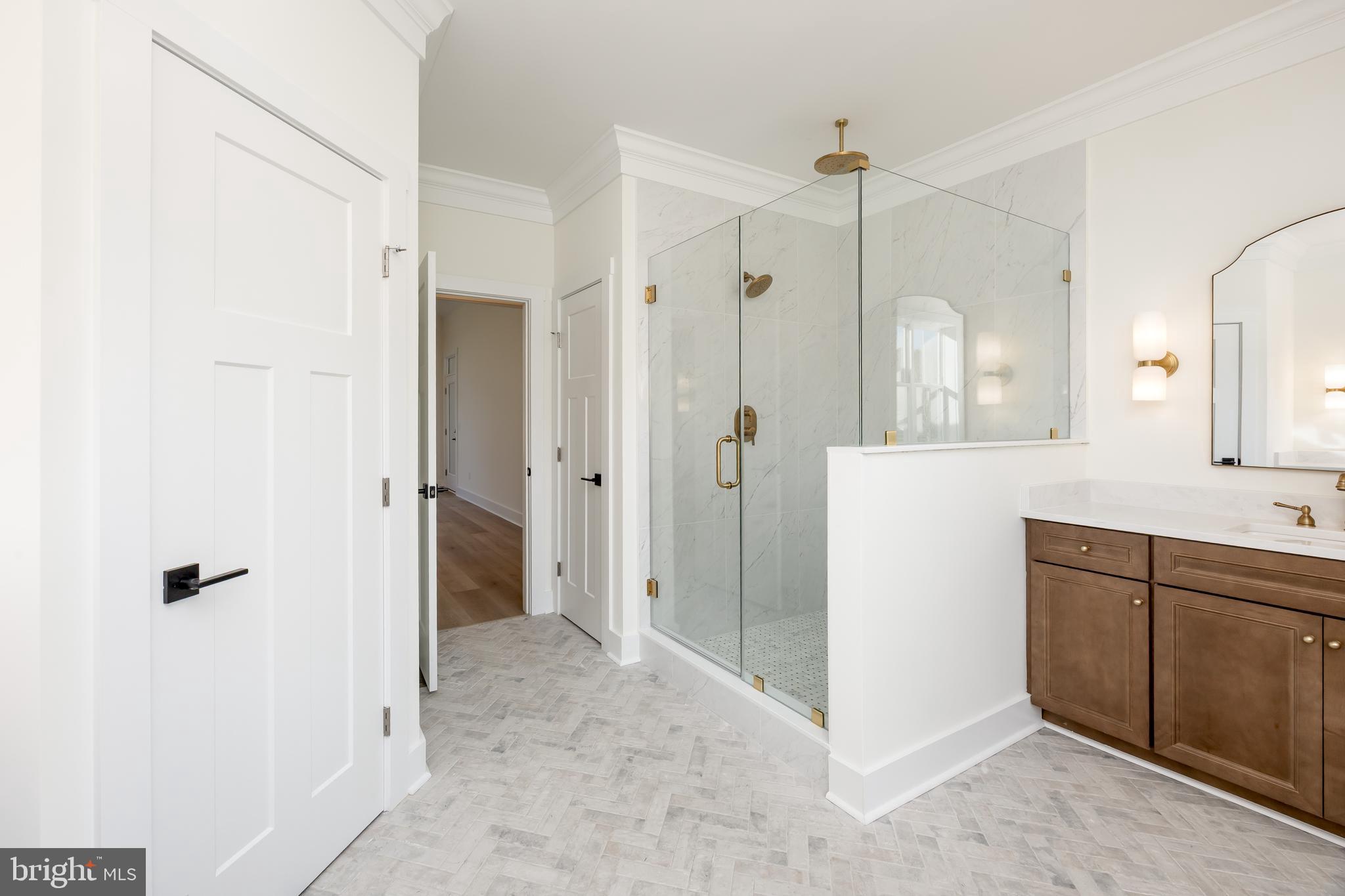 VILLAGE DOWN RIVER - Residential