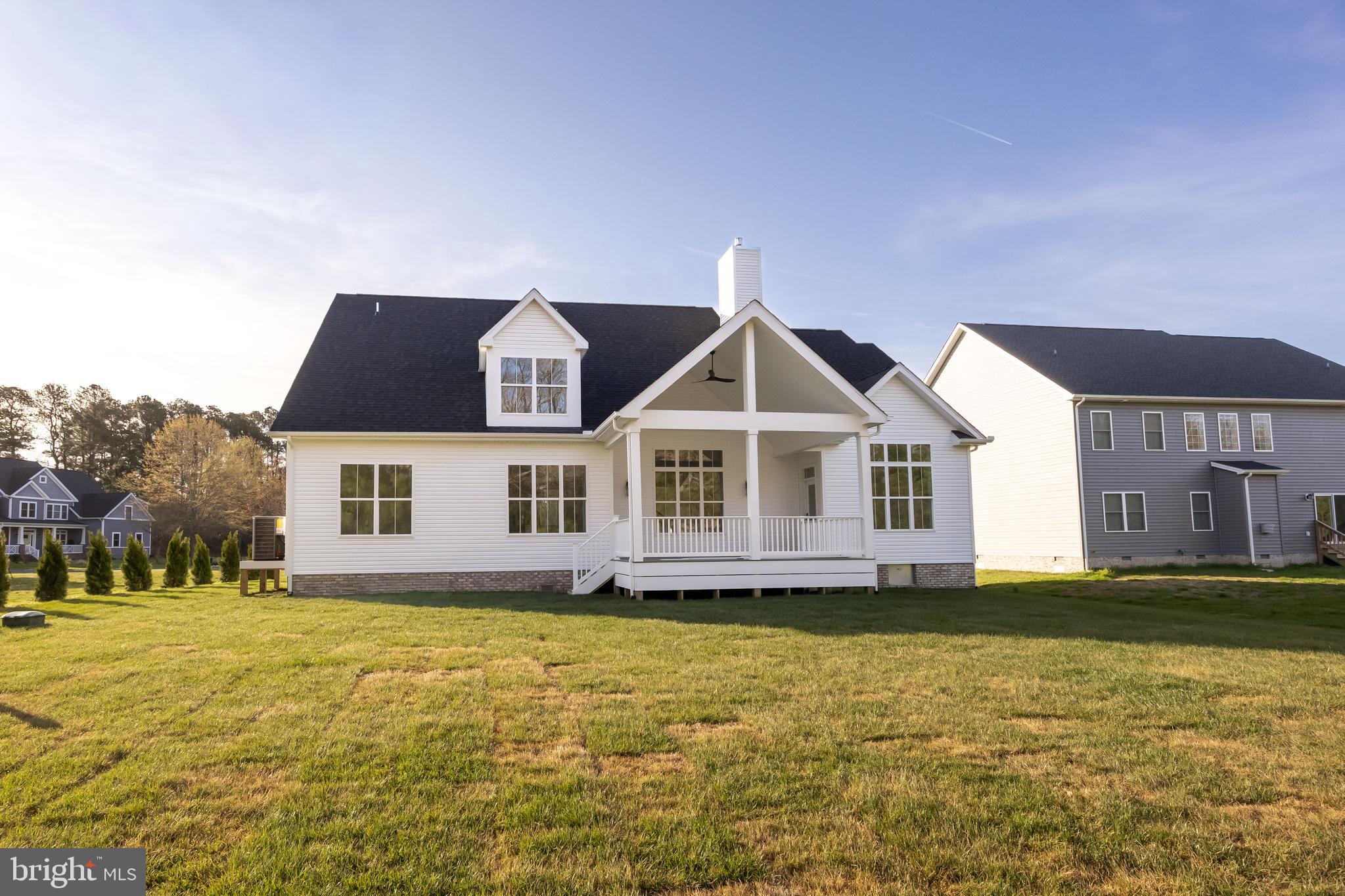 VILLAGE DOWN RIVER - Residential