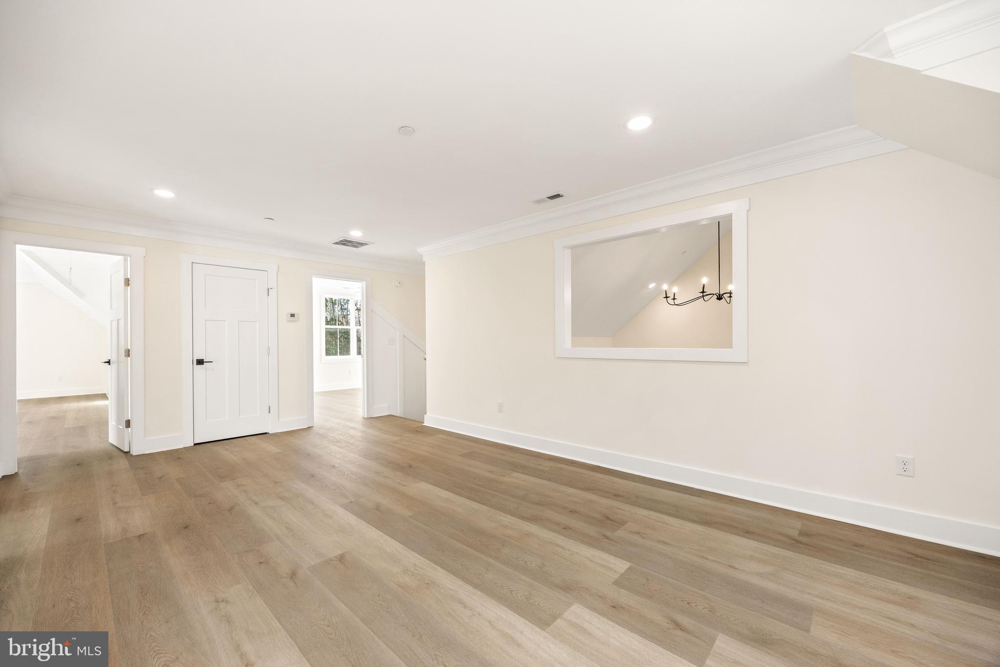 VILLAGE DOWN RIVER - Residential