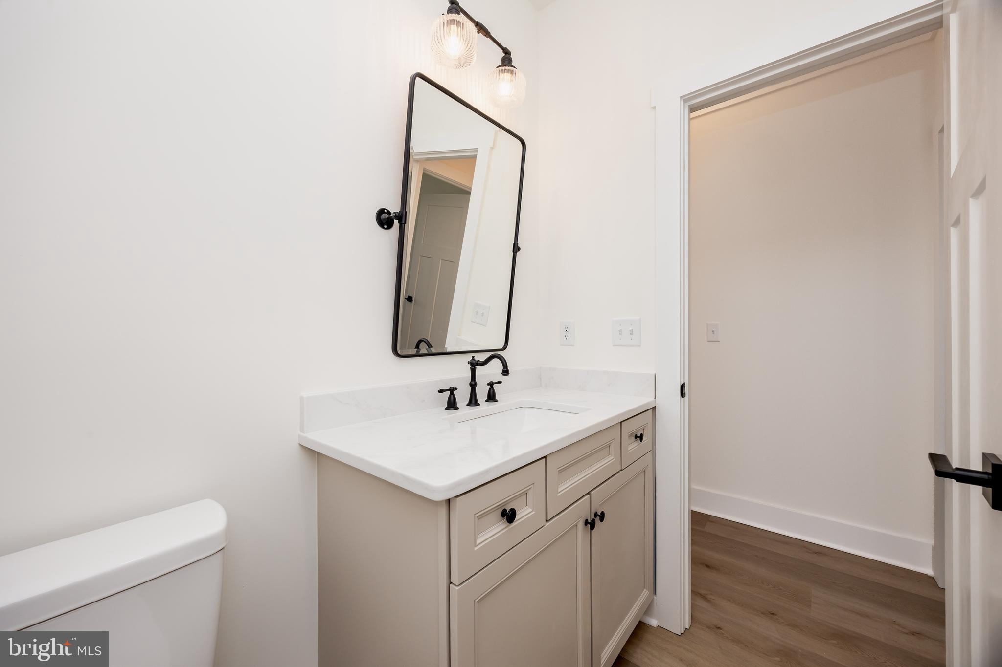 VILLAGE DOWN RIVER - Residential