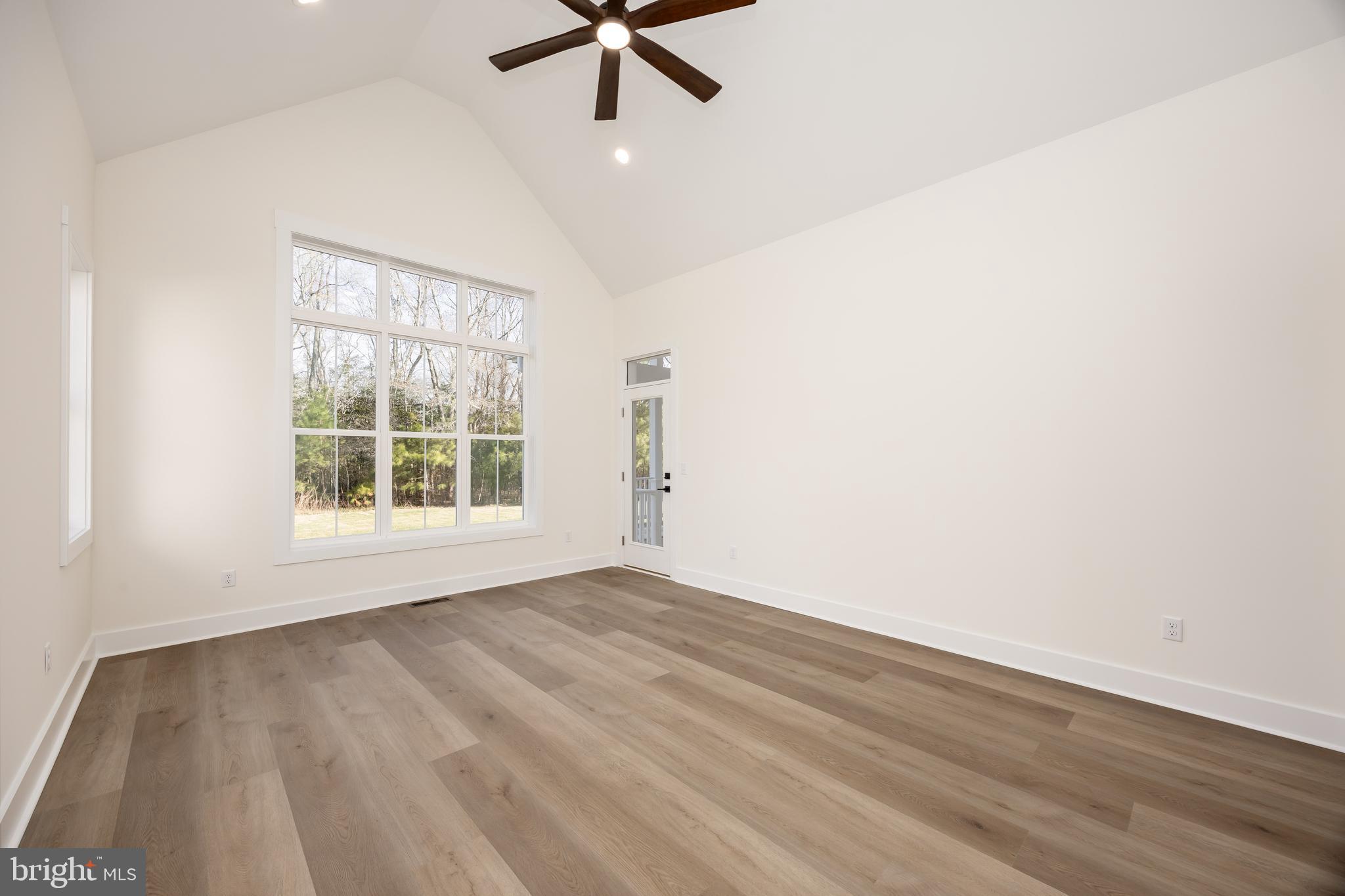 VILLAGE DOWN RIVER - Residential