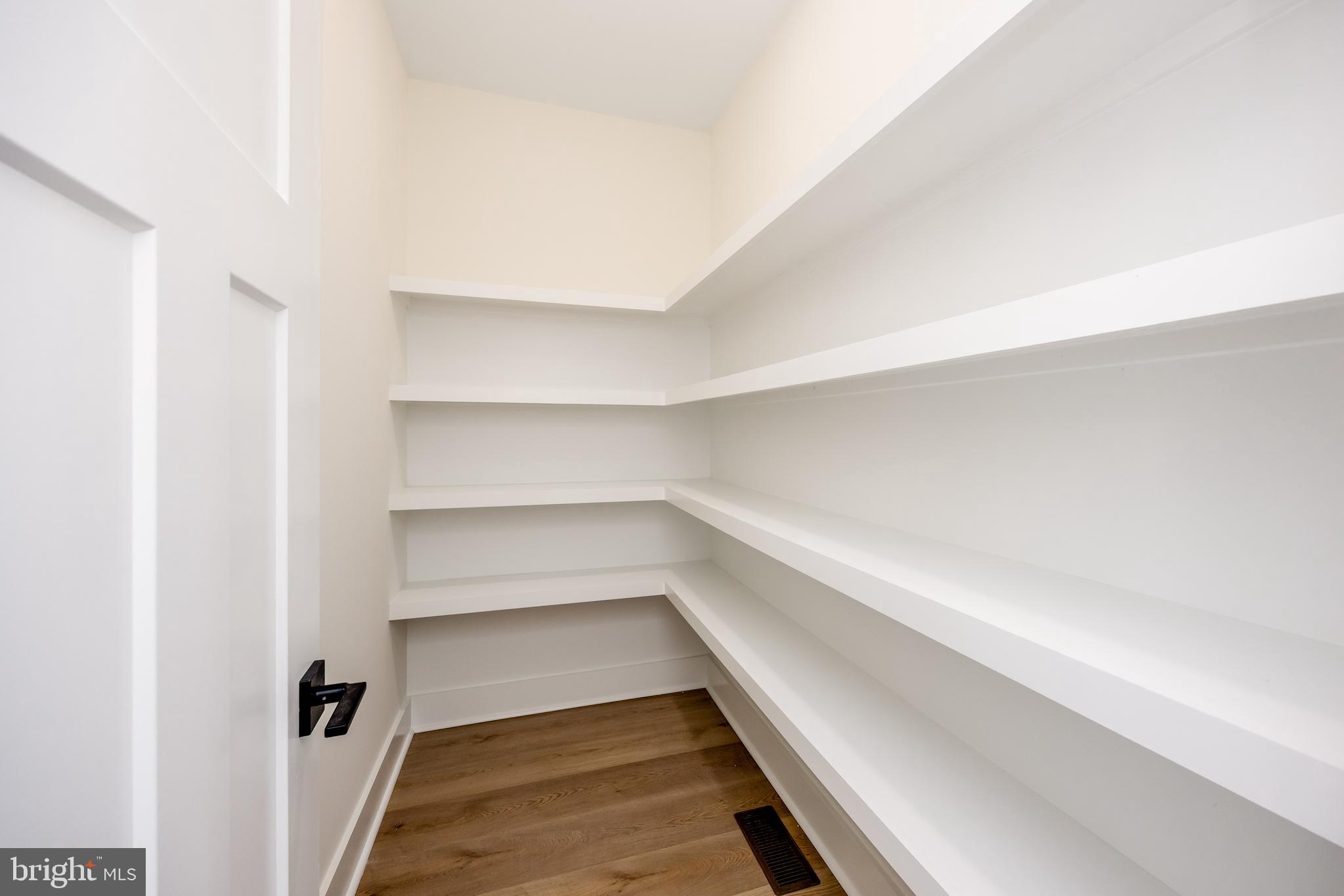 VILLAGE DOWN RIVER - Residential