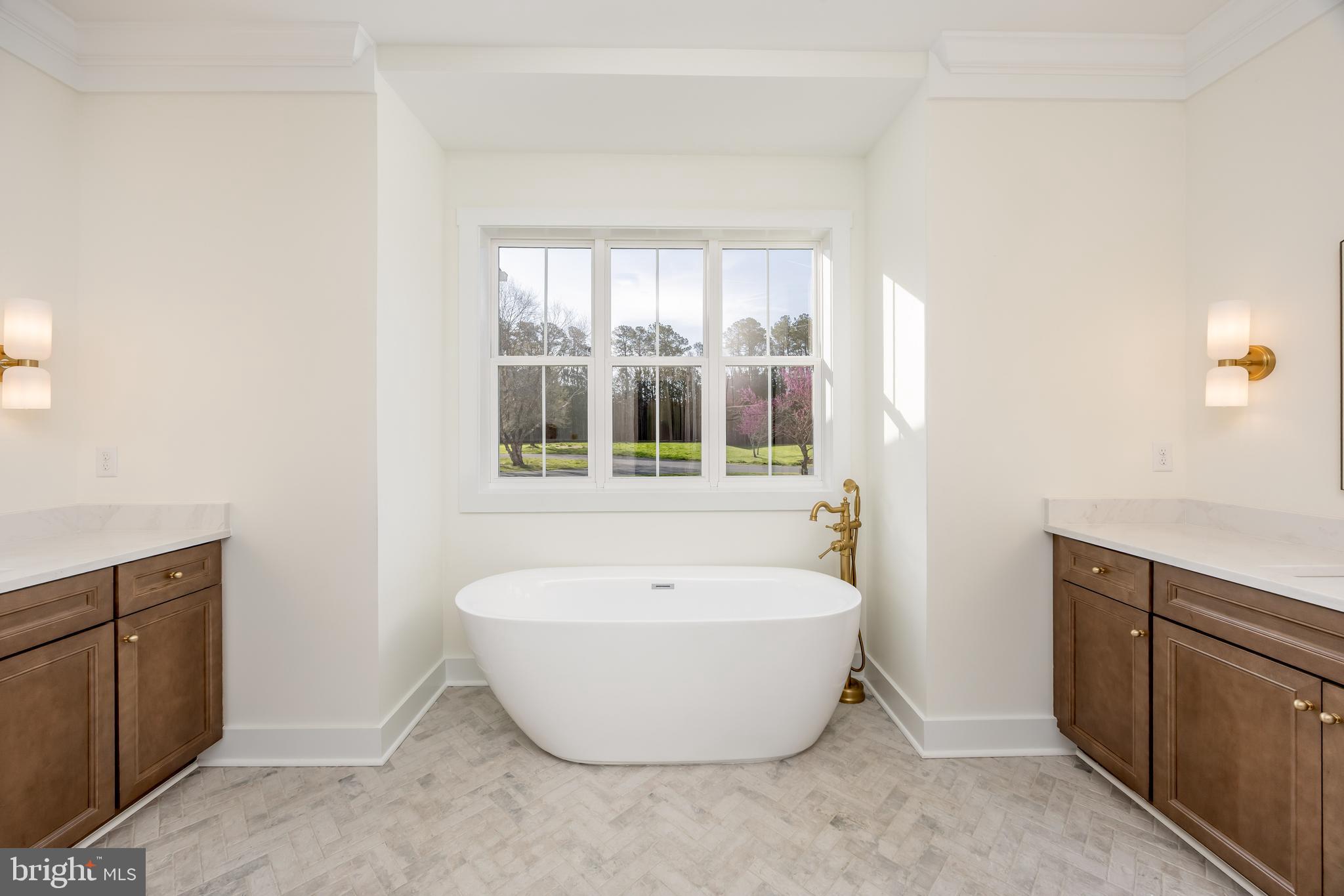 VILLAGE DOWN RIVER - Residential