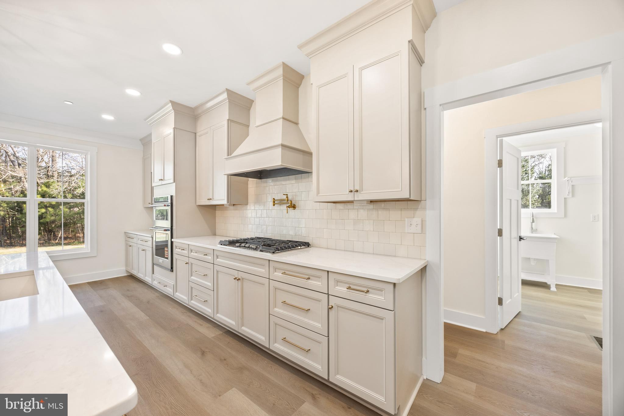 VILLAGE DOWN RIVER - Residential