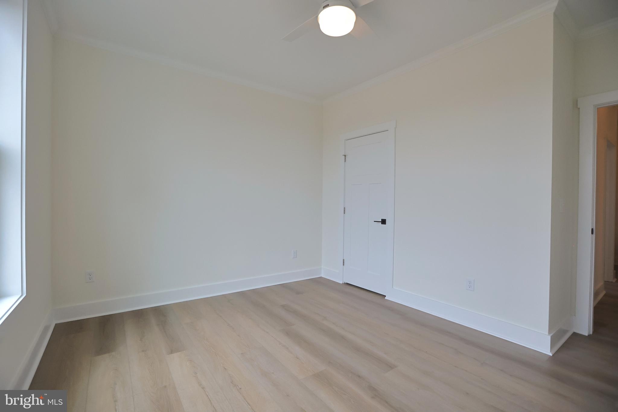 VILLAGE DOWN RIVER - Residential