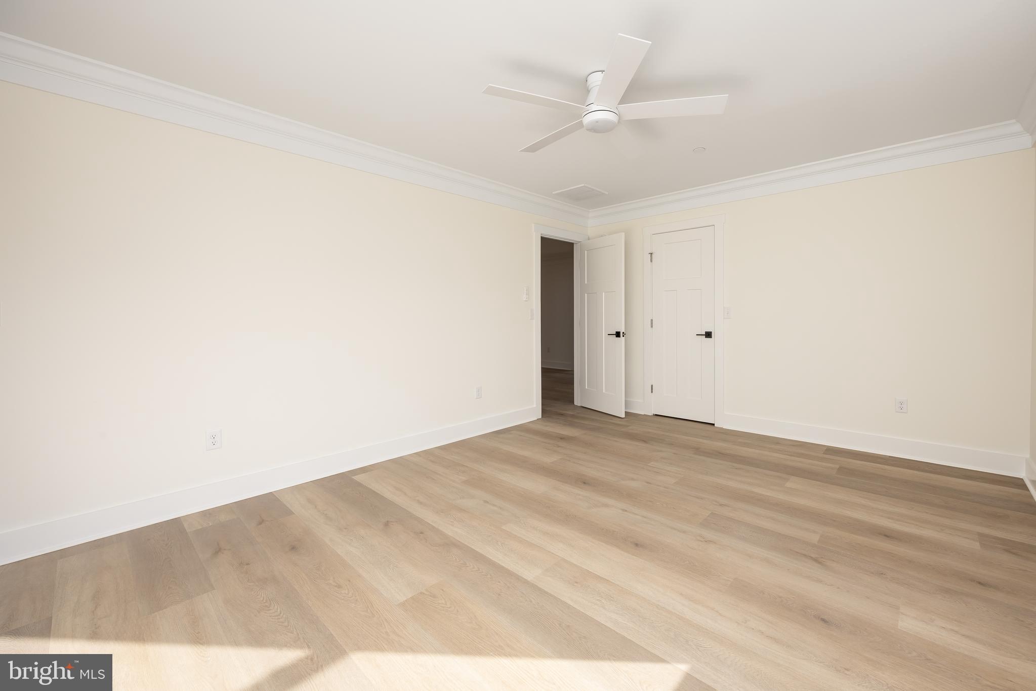 VILLAGE DOWN RIVER - Residential