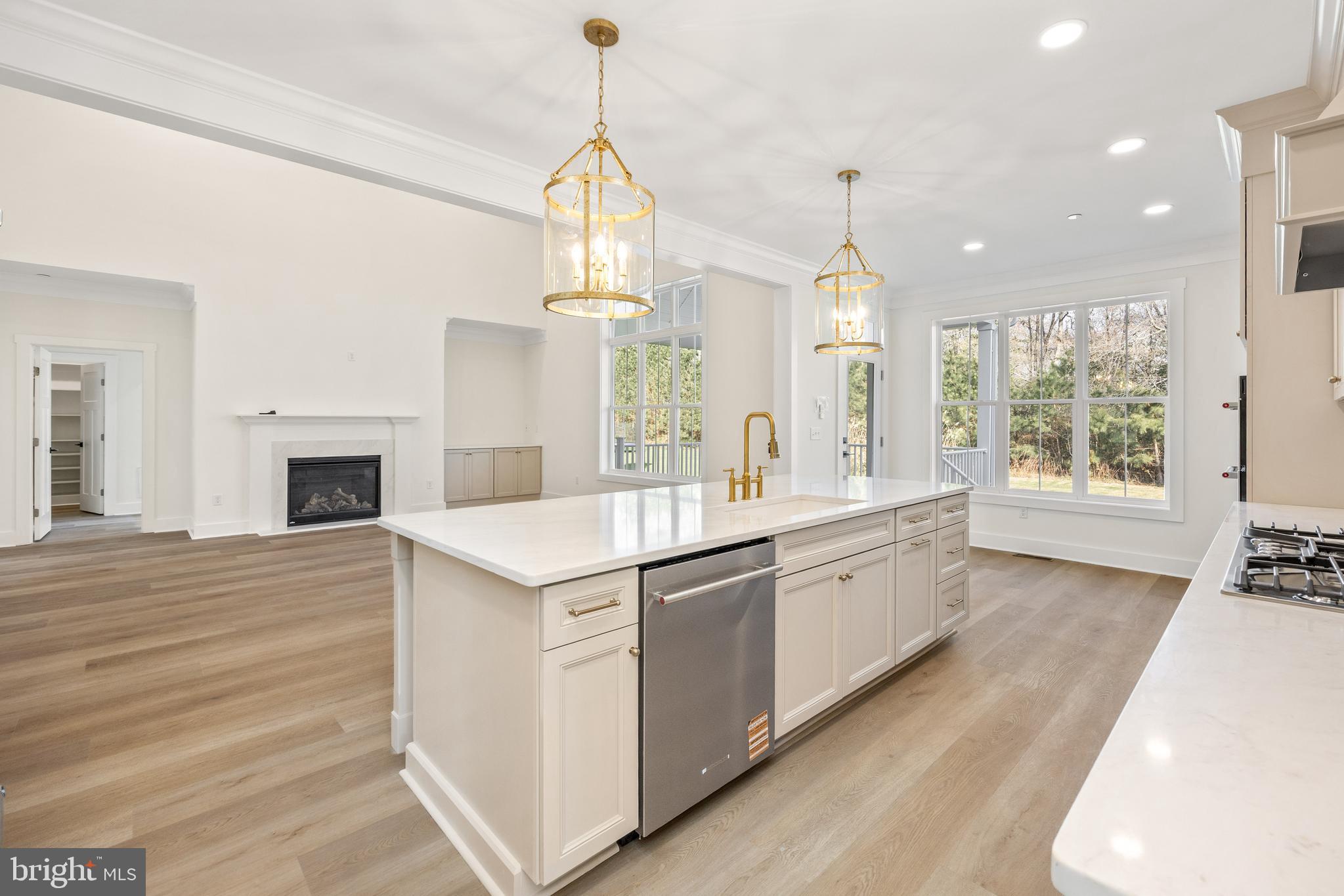 VILLAGE DOWN RIVER - Residential