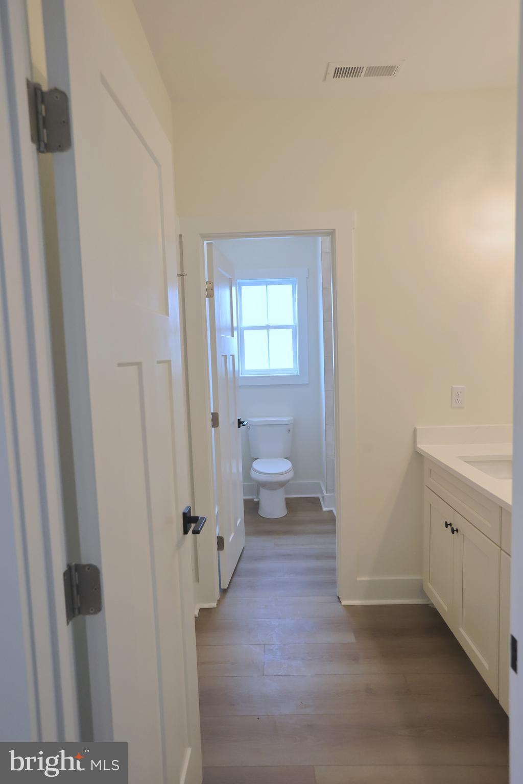 VILLAGE DOWN RIVER - Residential