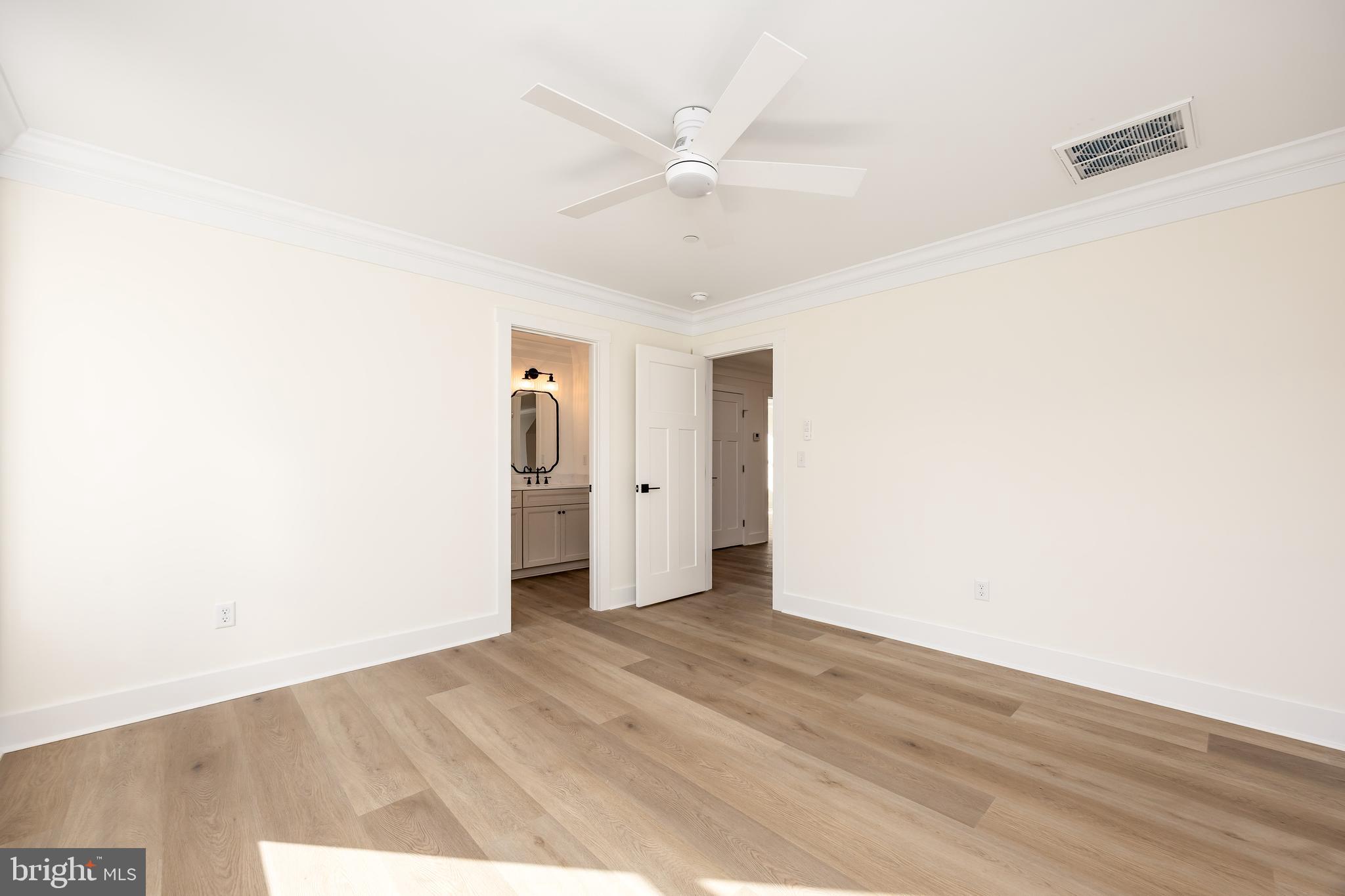 VILLAGE DOWN RIVER - Residential