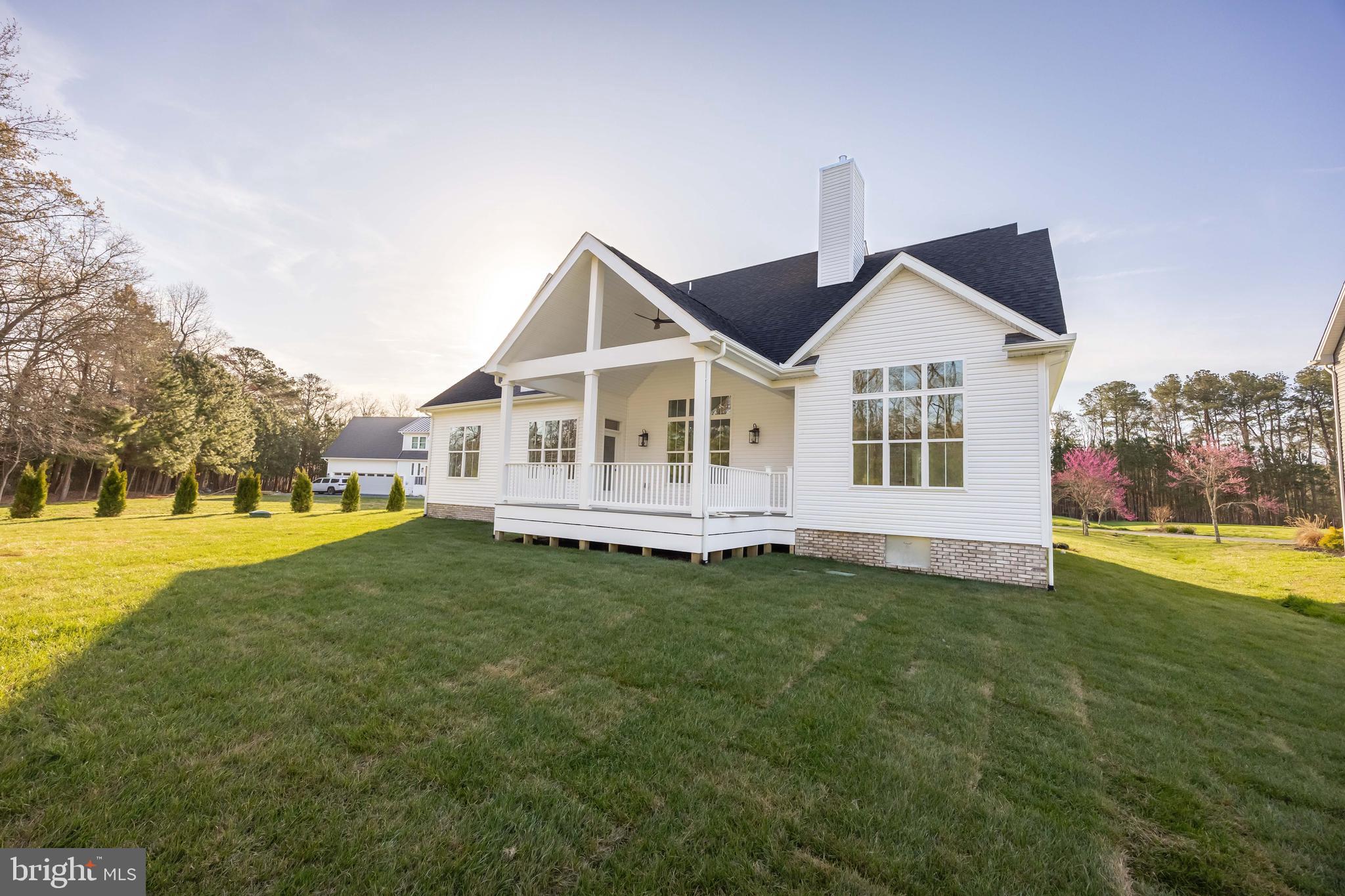 VILLAGE DOWN RIVER - Residential