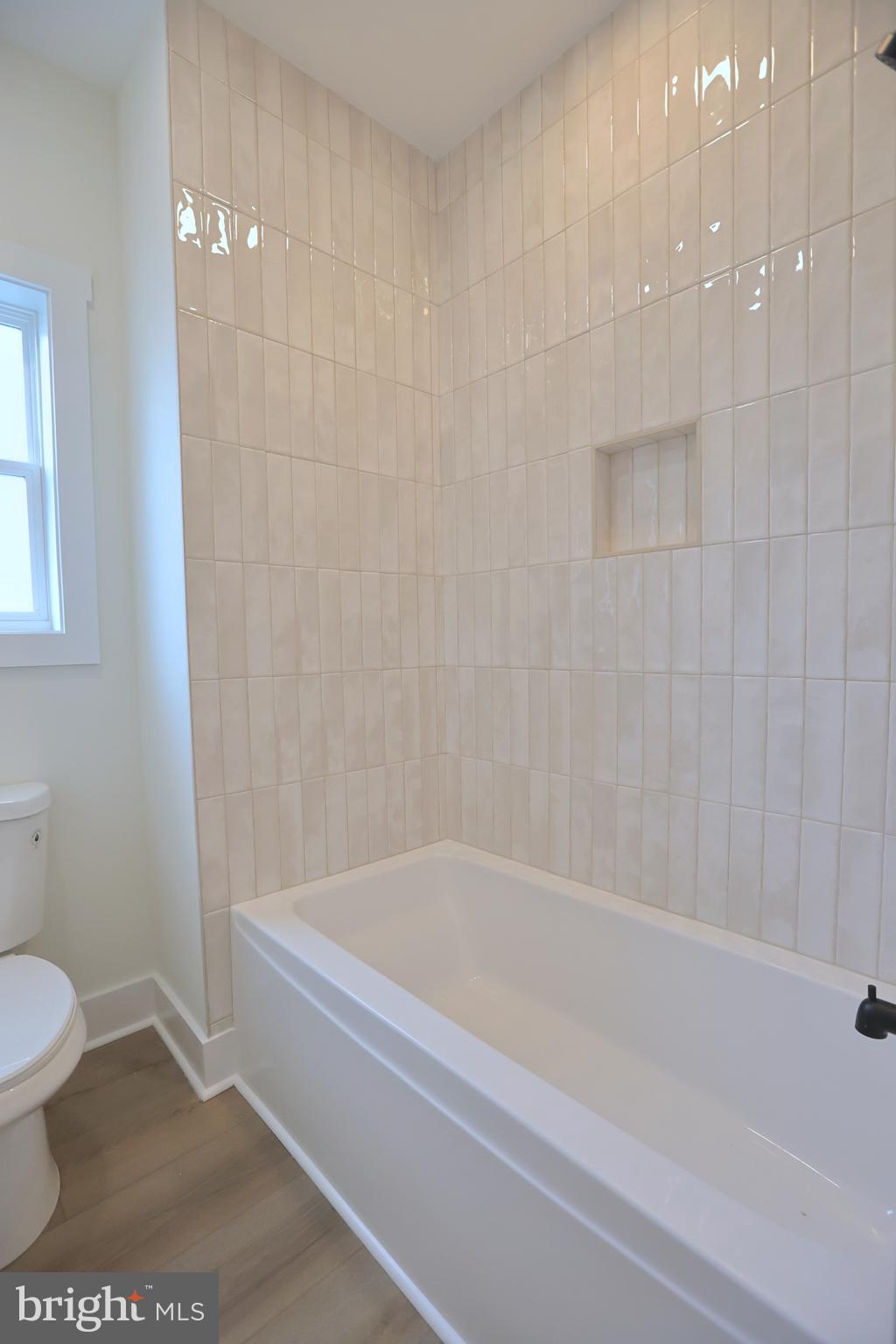 VILLAGE DOWN RIVER - Residential