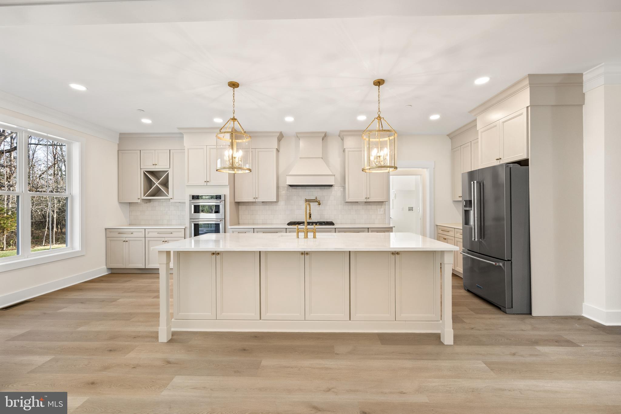 VILLAGE DOWN RIVER - Residential