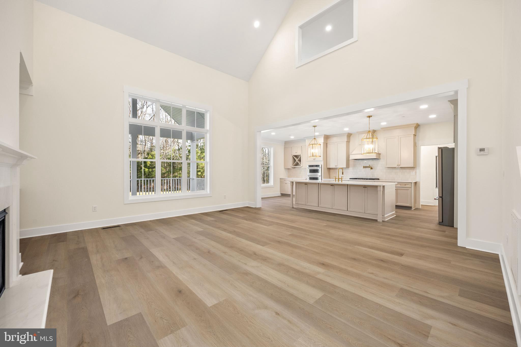 VILLAGE DOWN RIVER - Residential