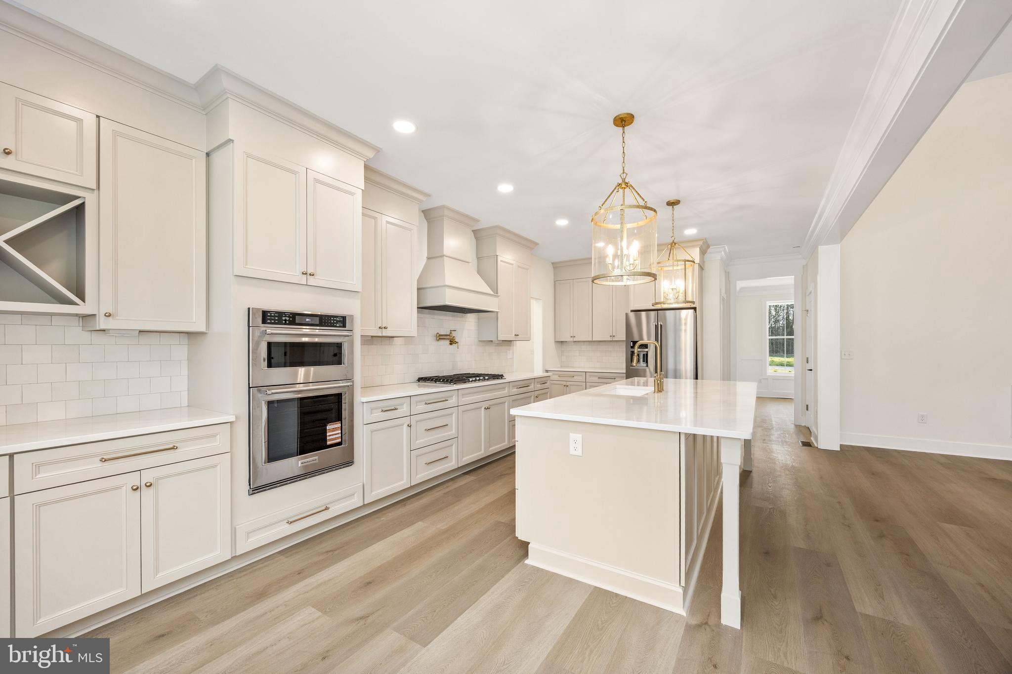 VILLAGE DOWN RIVER - Residential