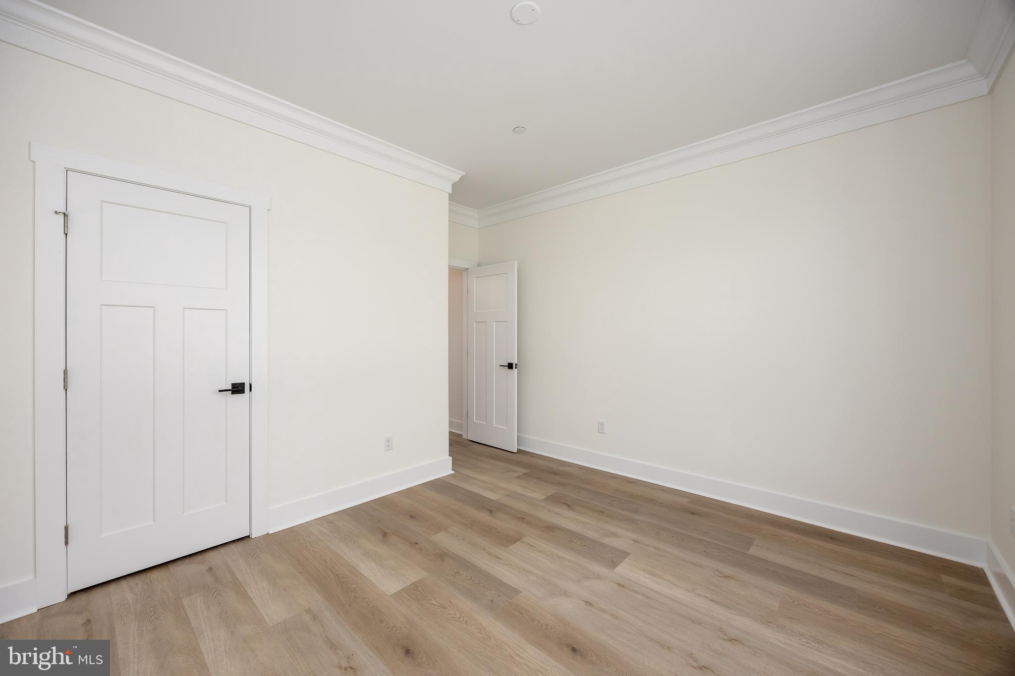 VILLAGE DOWN RIVER - Residential