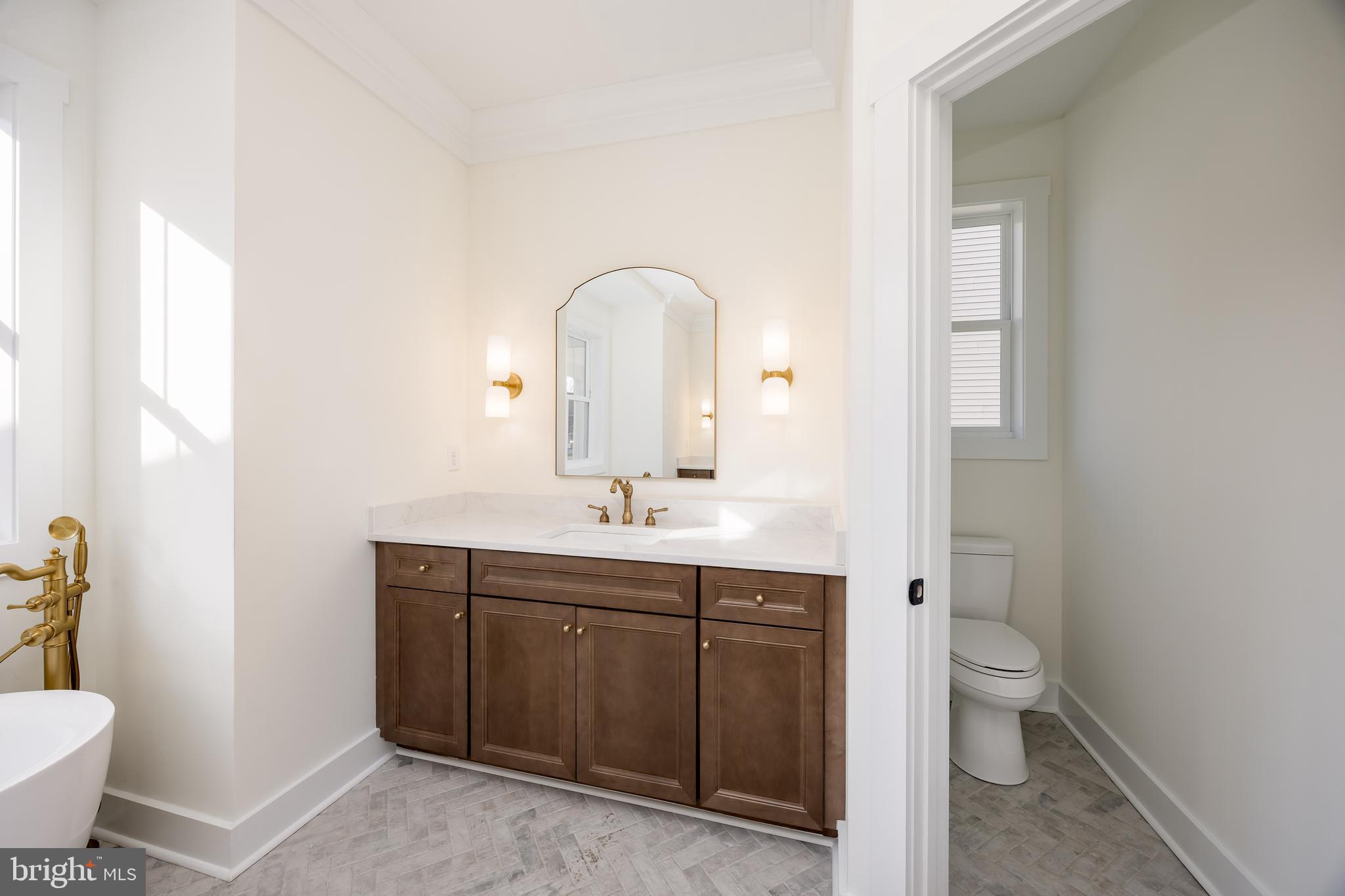 VILLAGE DOWN RIVER - Residential