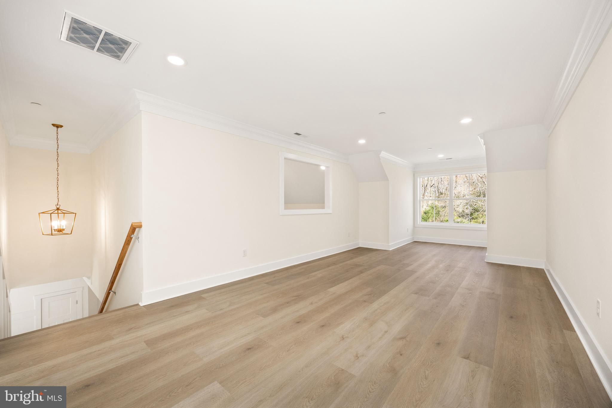 VILLAGE DOWN RIVER - Residential