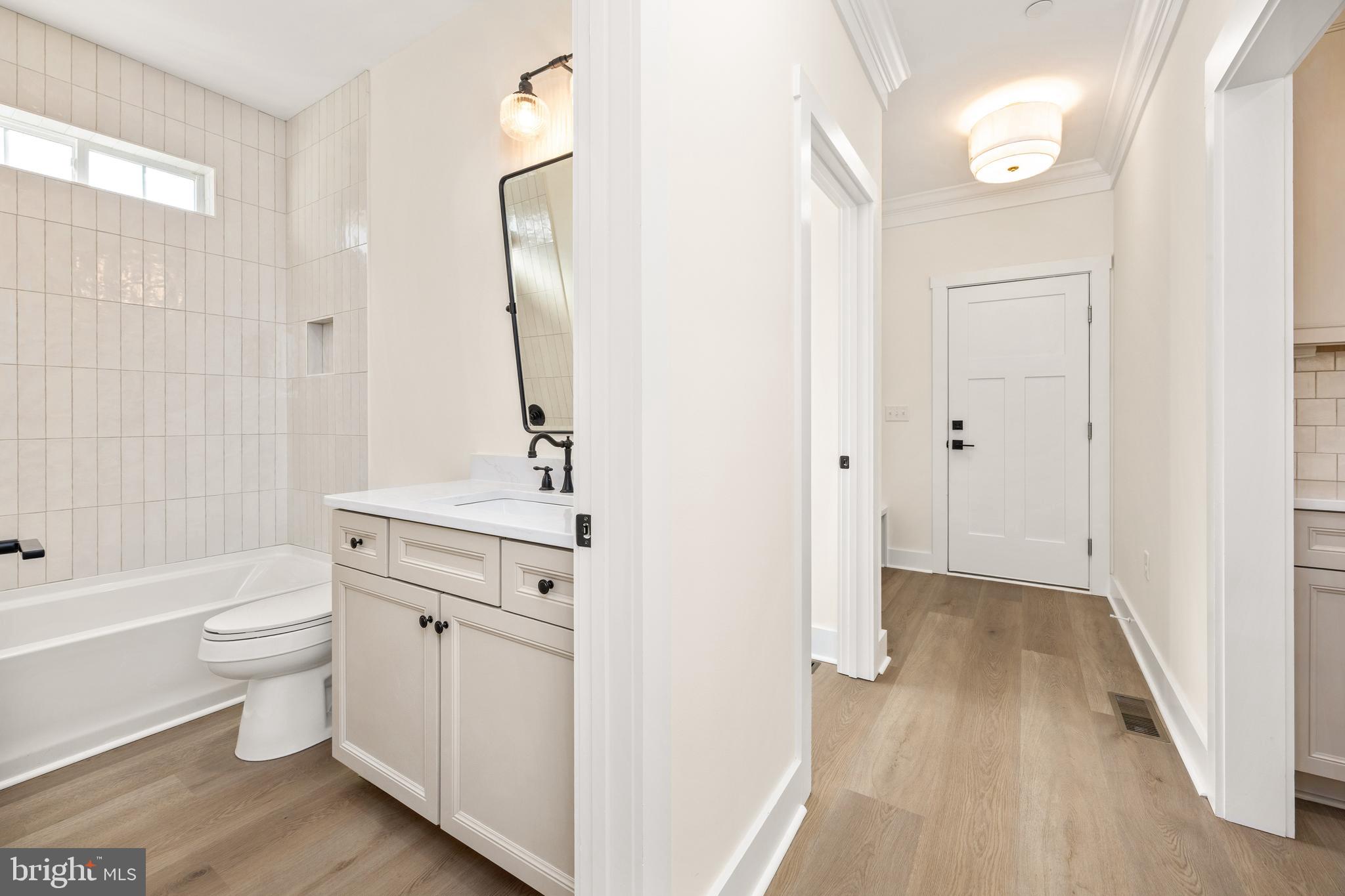 VILLAGE DOWN RIVER - Residential