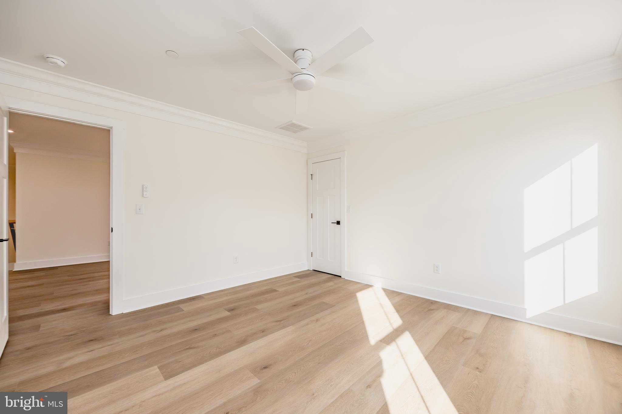 VILLAGE DOWN RIVER - Residential