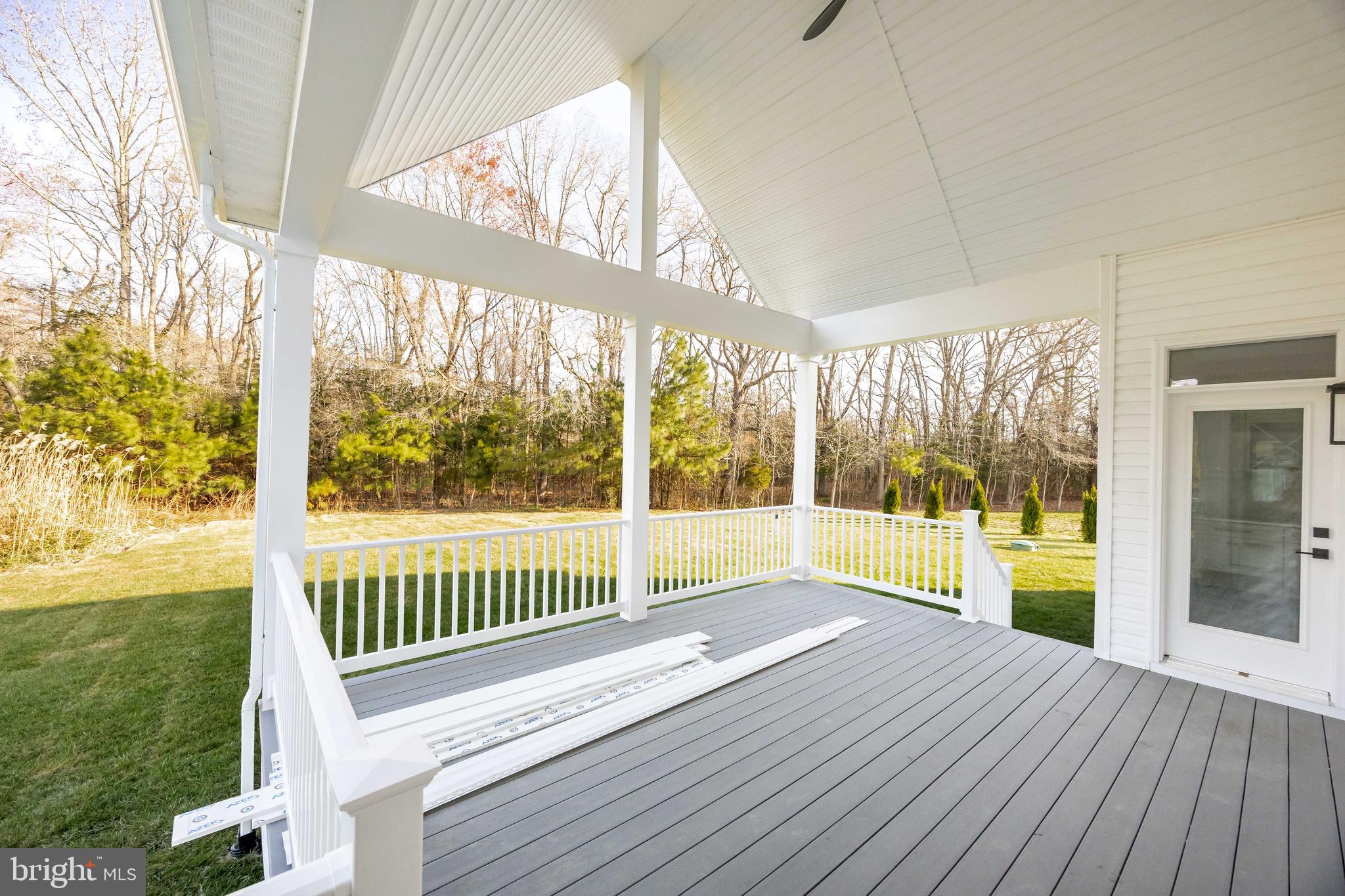 VILLAGE DOWN RIVER - Residential