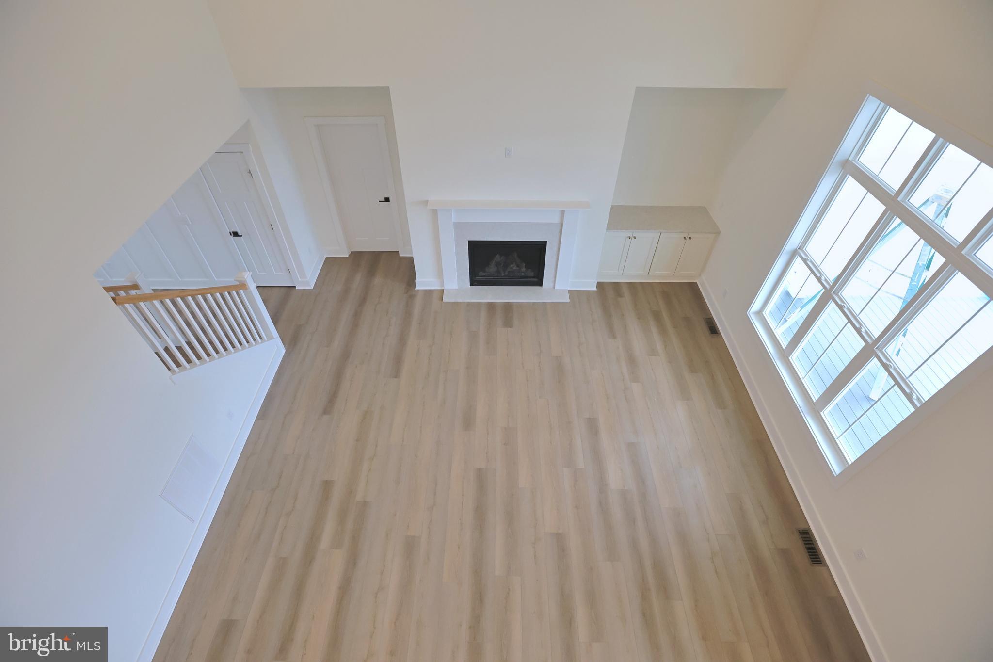 VILLAGE DOWN RIVER - Residential