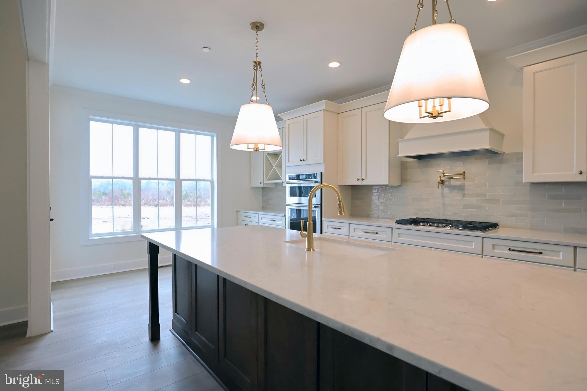 VILLAGE DOWN RIVER - Residential