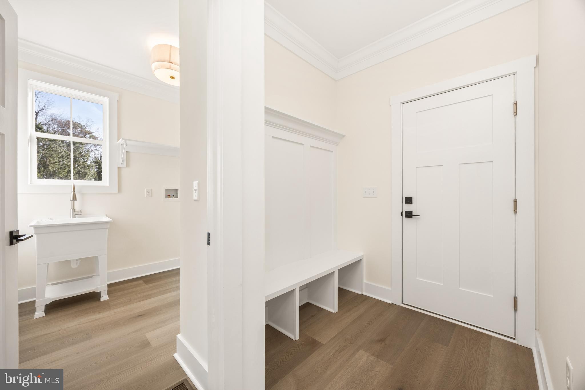 VILLAGE DOWN RIVER - Residential