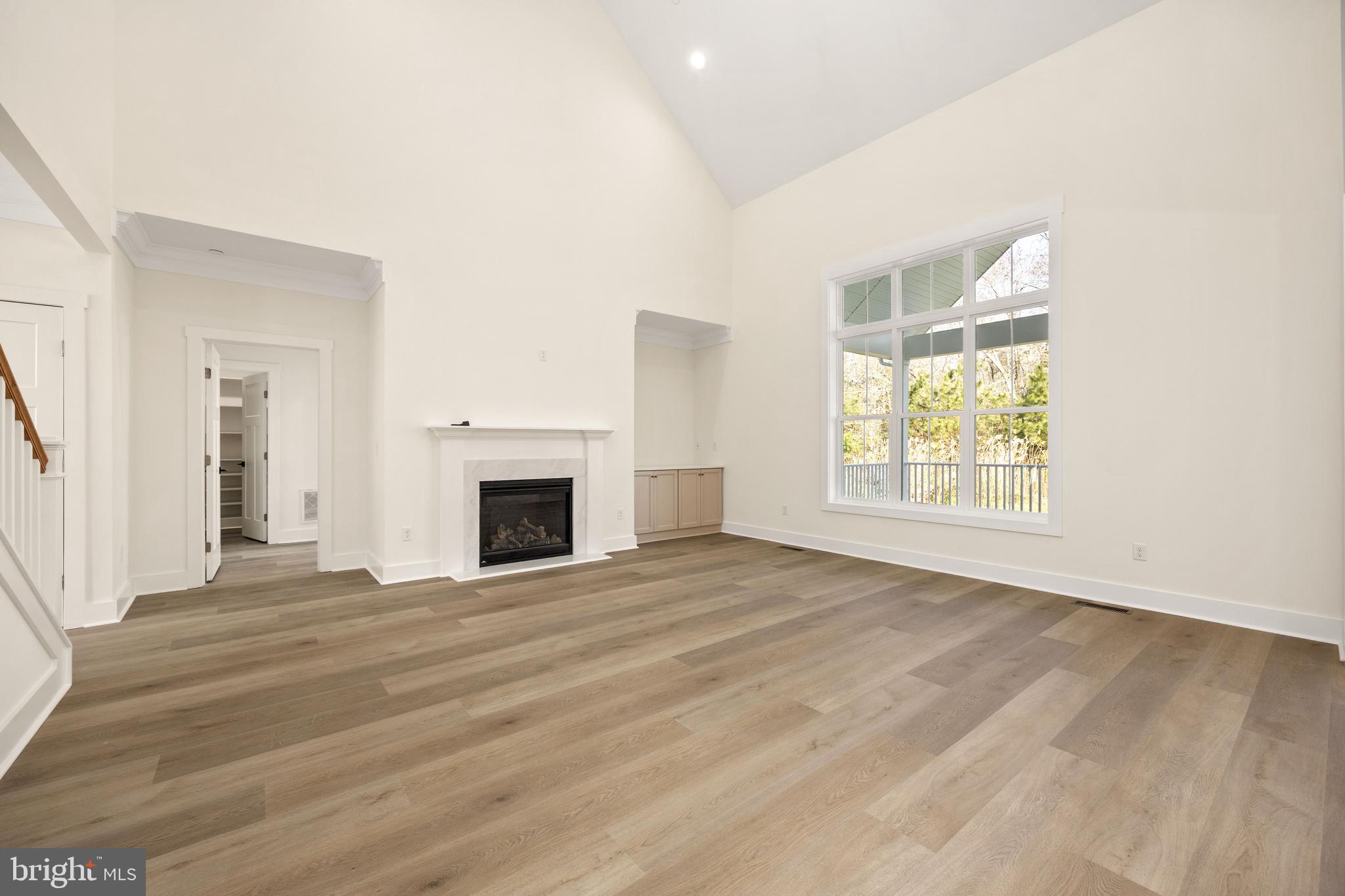 VILLAGE DOWN RIVER - Residential