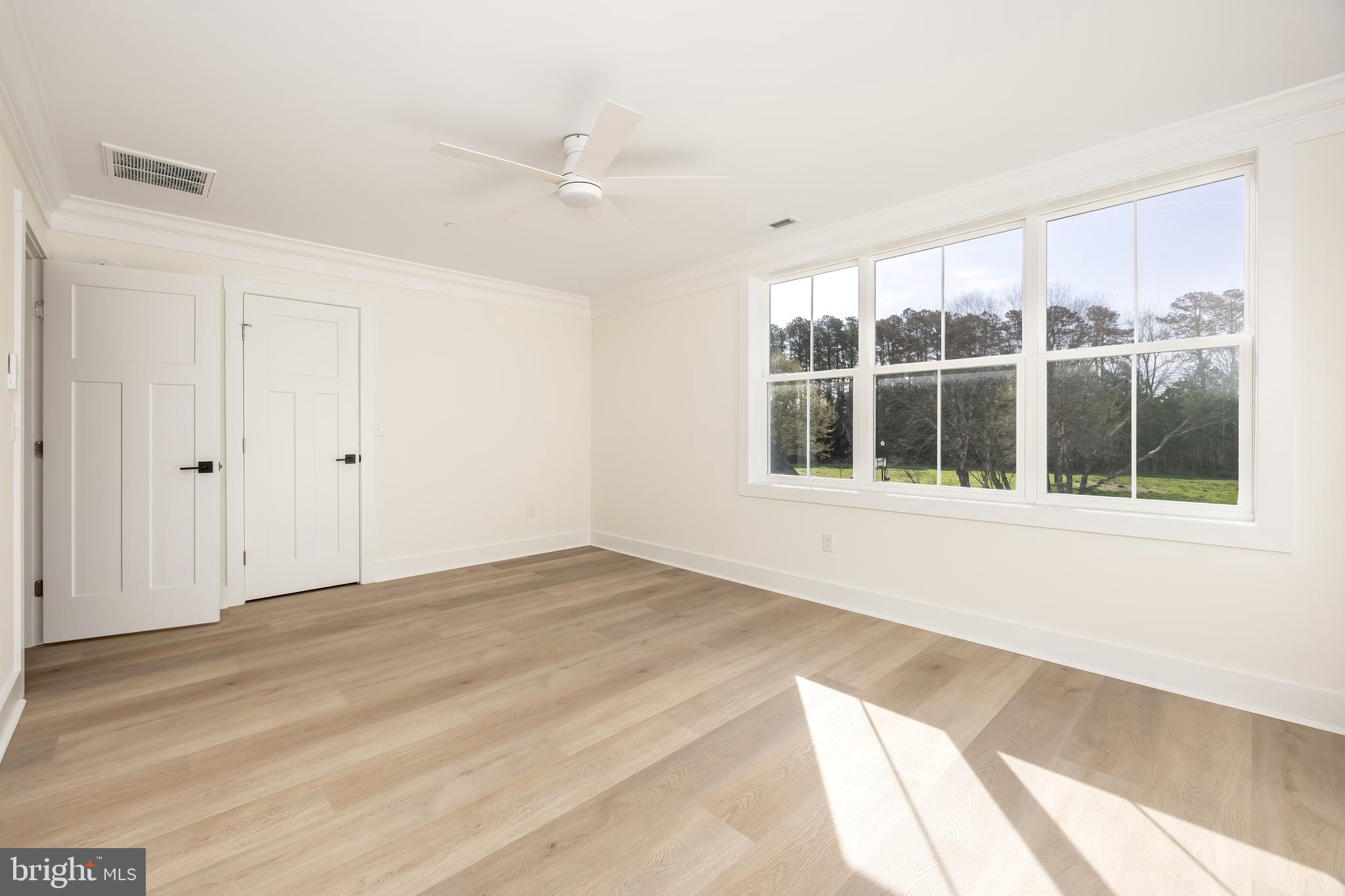 VILLAGE DOWN RIVER - Residential