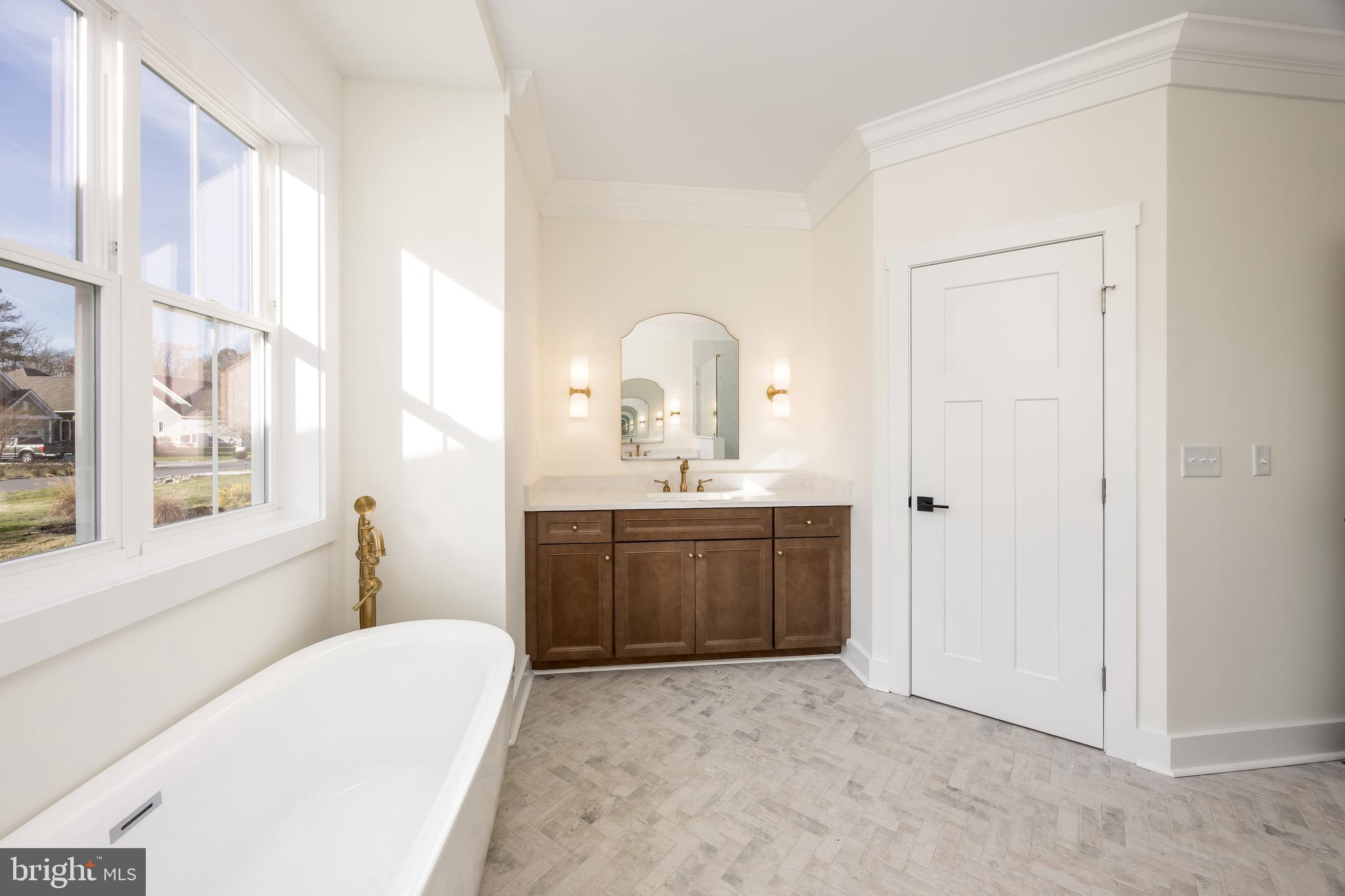 VILLAGE DOWN RIVER - Residential