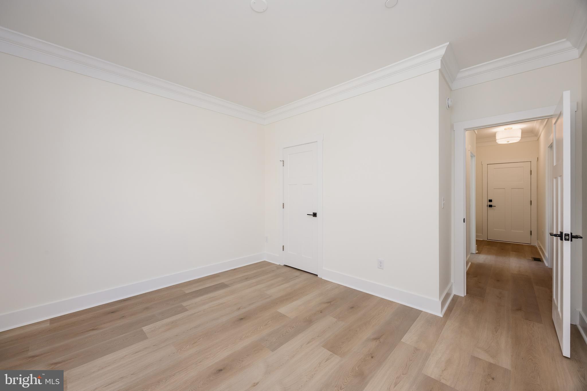 VILLAGE DOWN RIVER - Residential