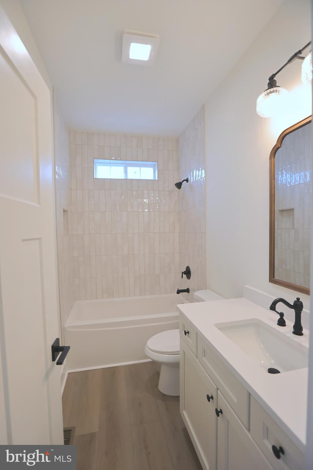 VILLAGE DOWN RIVER - Residential