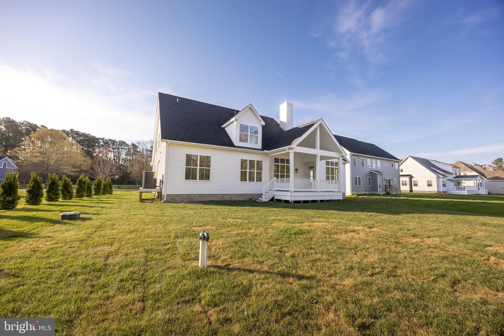 VILLAGE DOWN RIVER - Residential