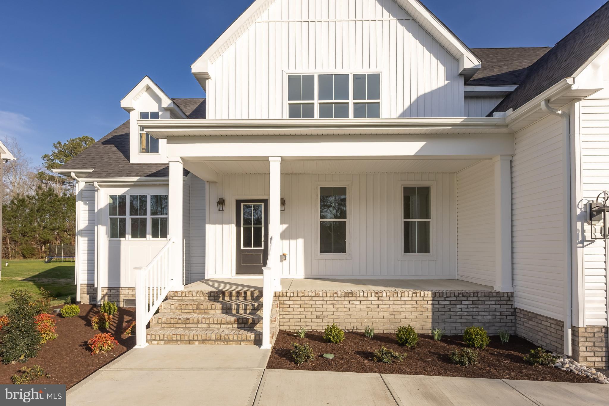 VILLAGE DOWN RIVER - Residential