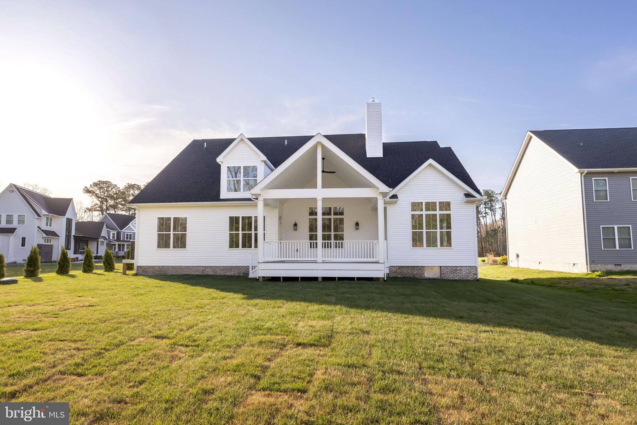 VILLAGE DOWN RIVER - Residential