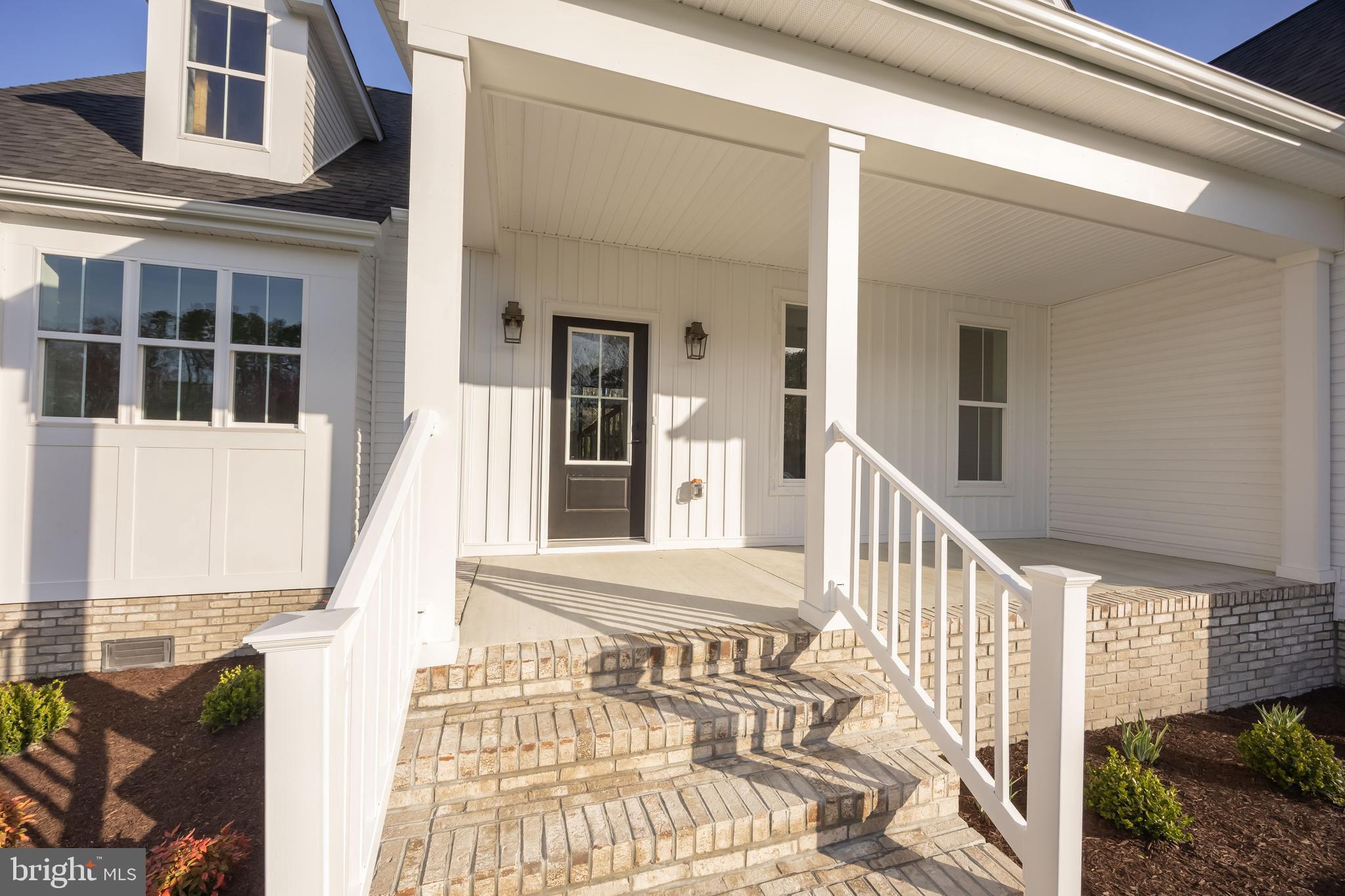 VILLAGE DOWN RIVER - Residential