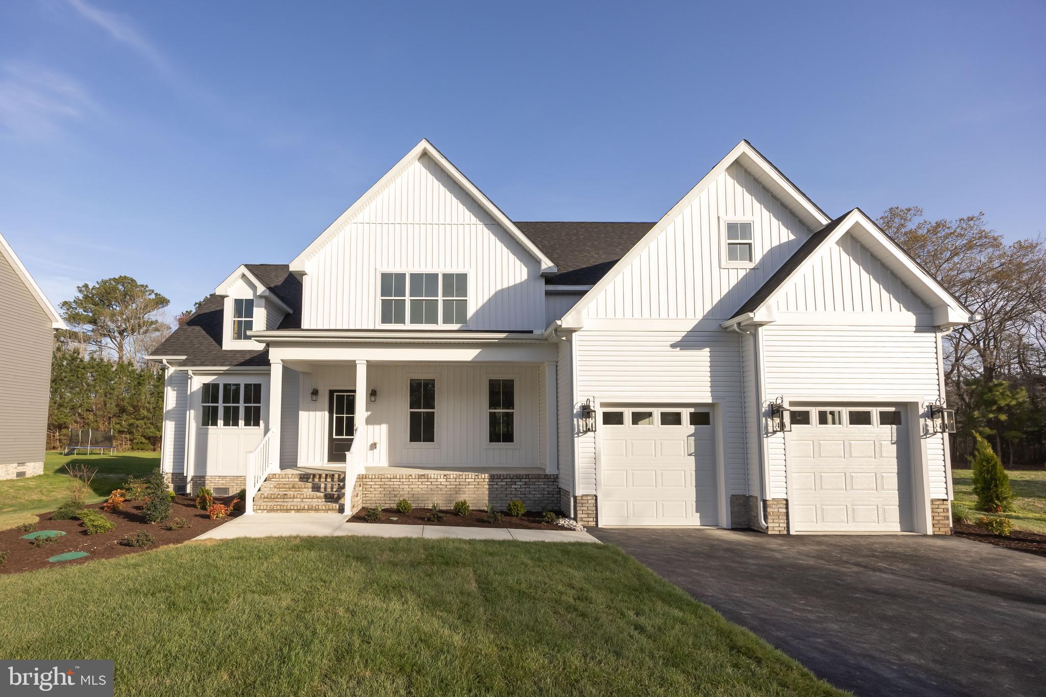 VILLAGE DOWN RIVER - Residential