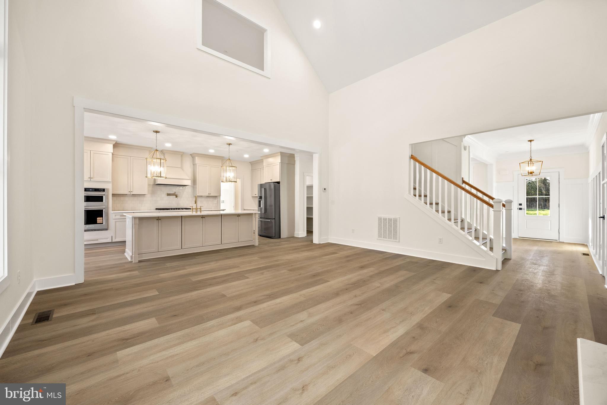 VILLAGE DOWN RIVER - Residential