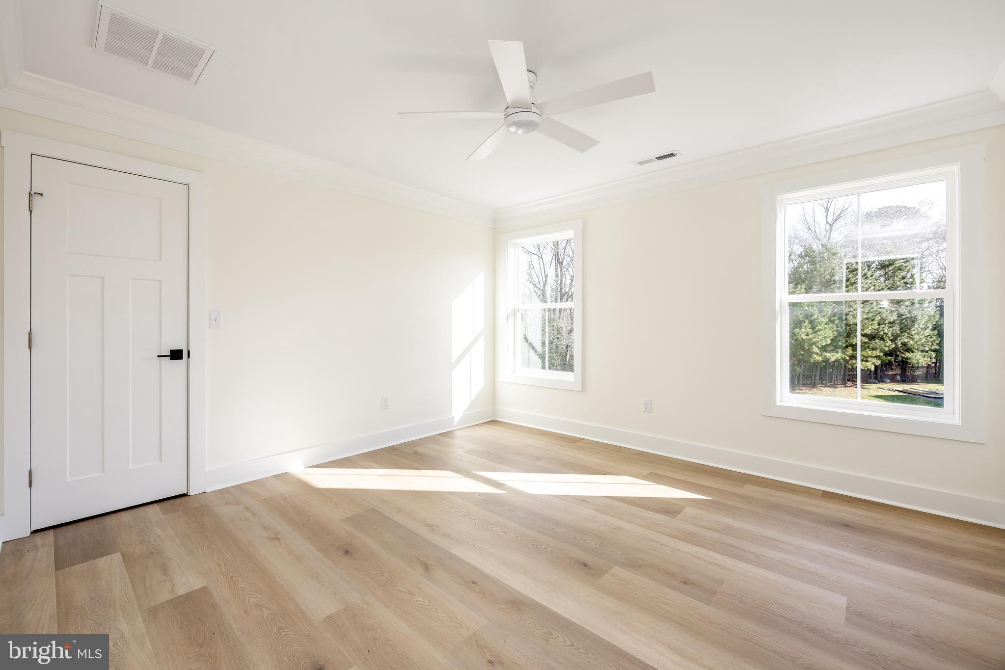 VILLAGE DOWN RIVER - Residential