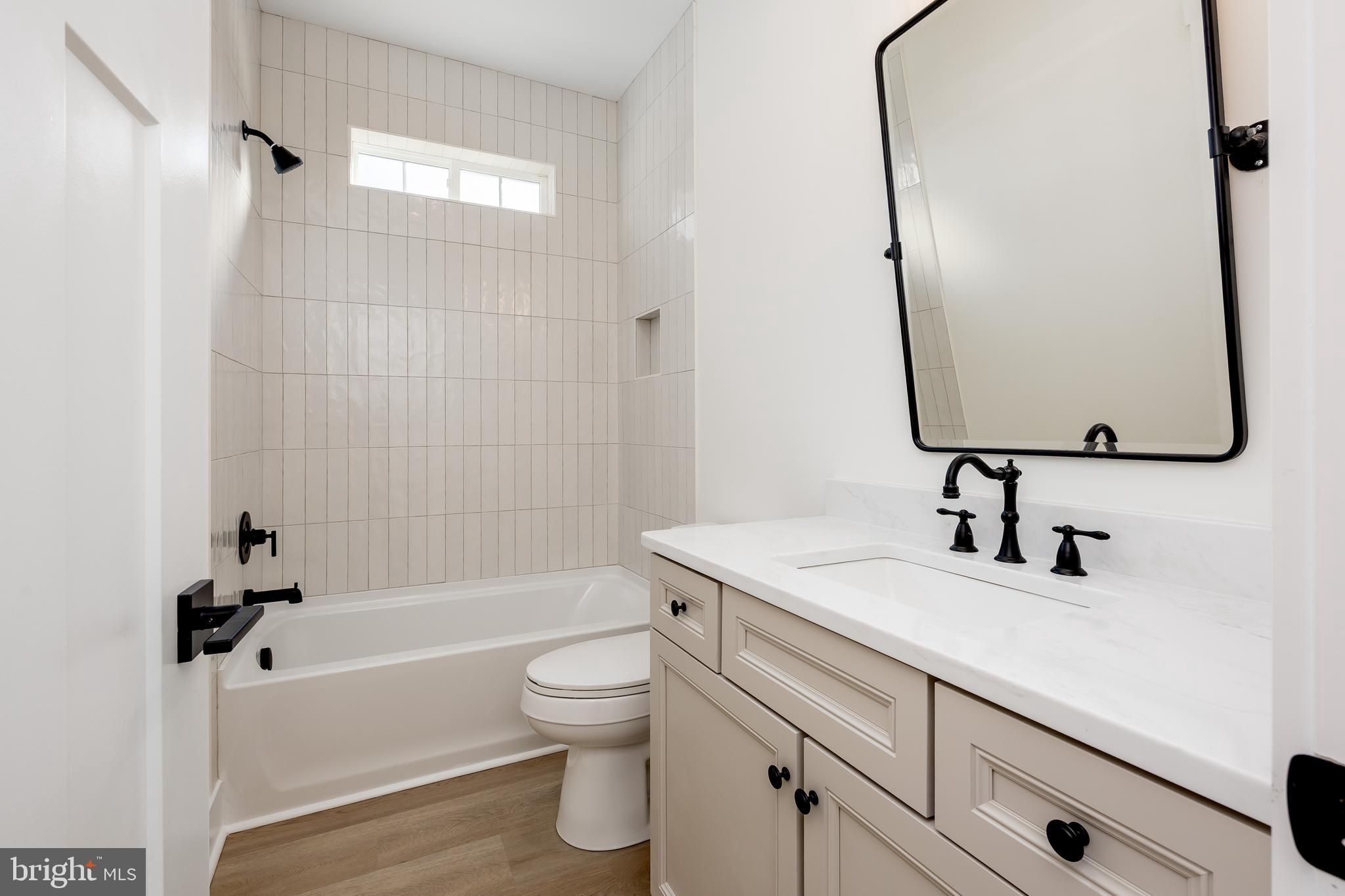 VILLAGE DOWN RIVER - Residential