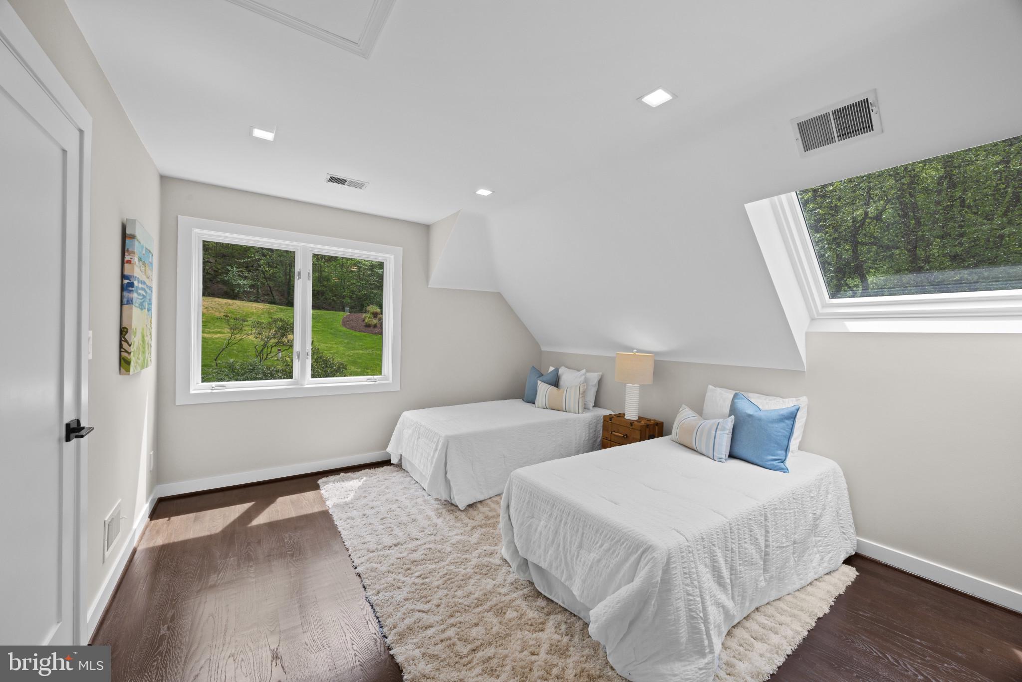 DOWNS ON THE SEVERN - Residential