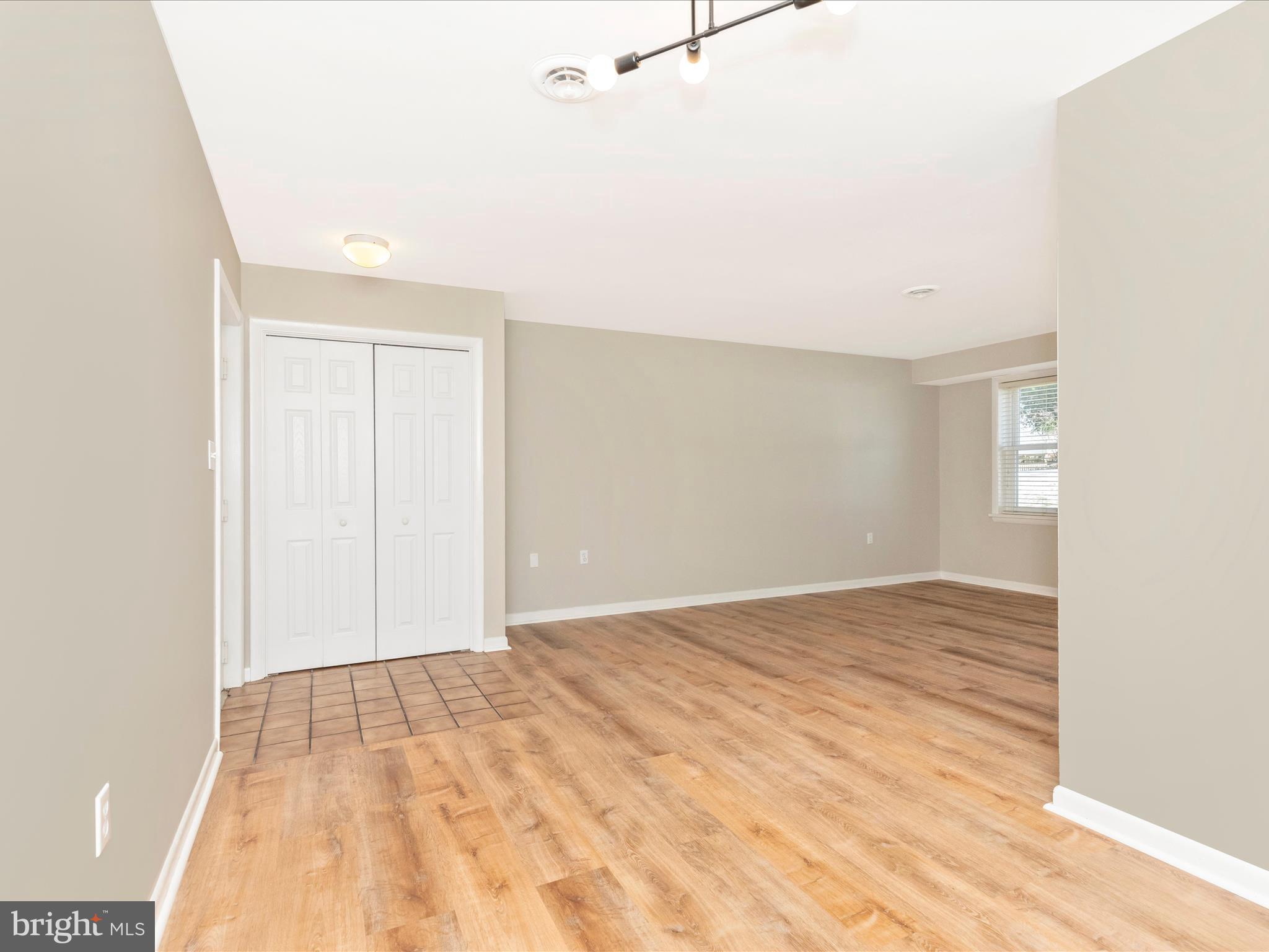 GLADE TOWN - Residential