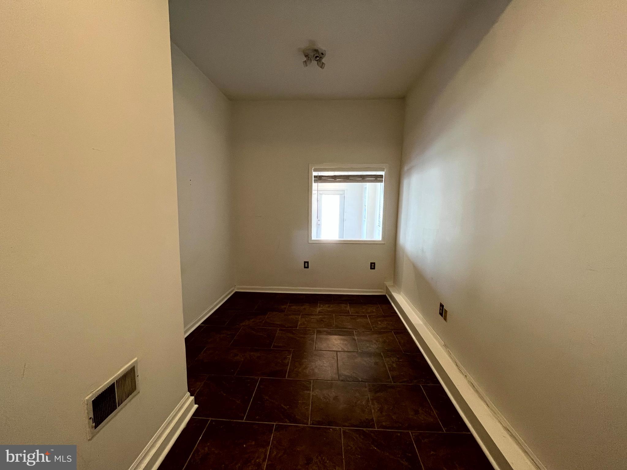 RIVERSIDE - Residential