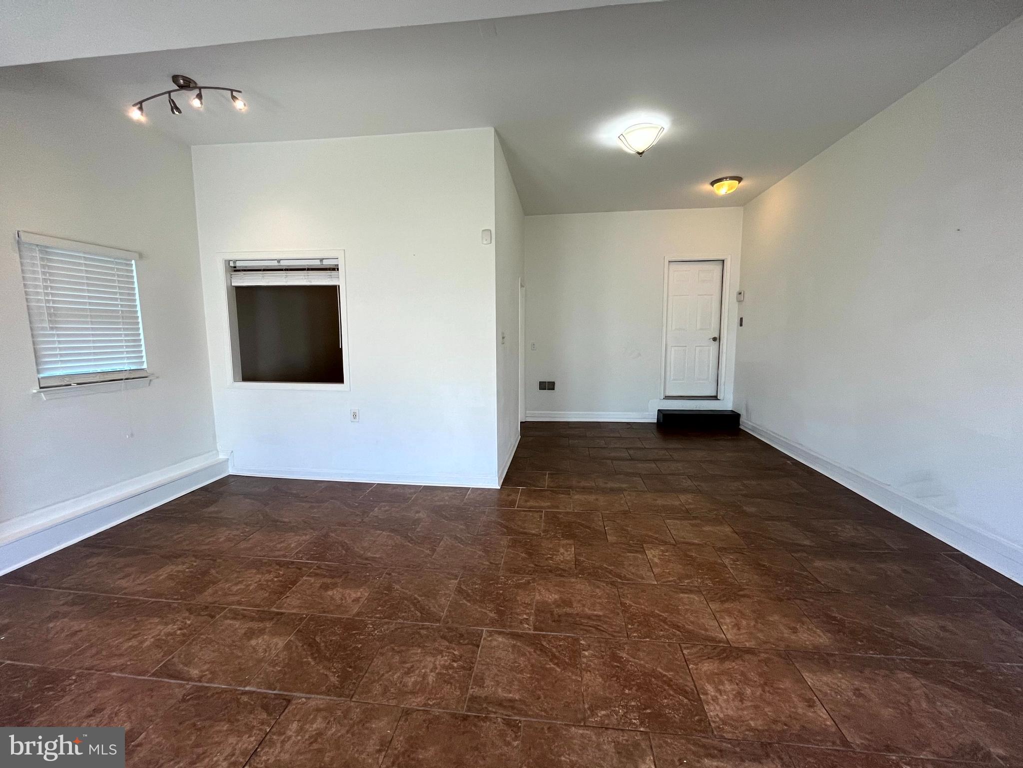 RIVERSIDE - Residential