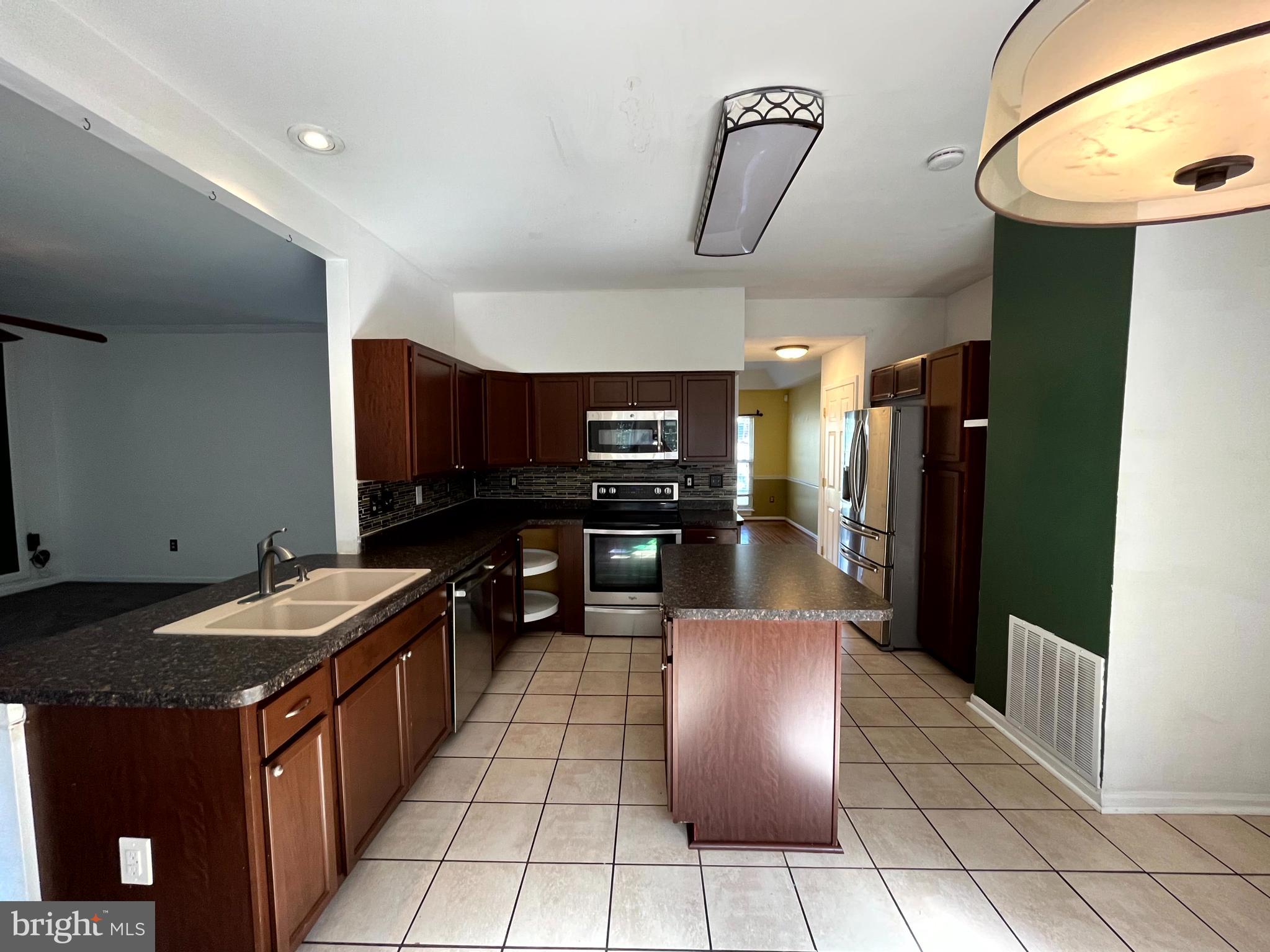 RIVERSIDE - Residential