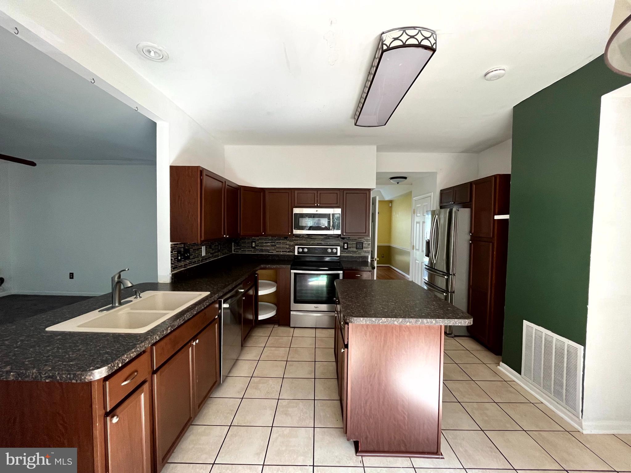 RIVERSIDE - Residential