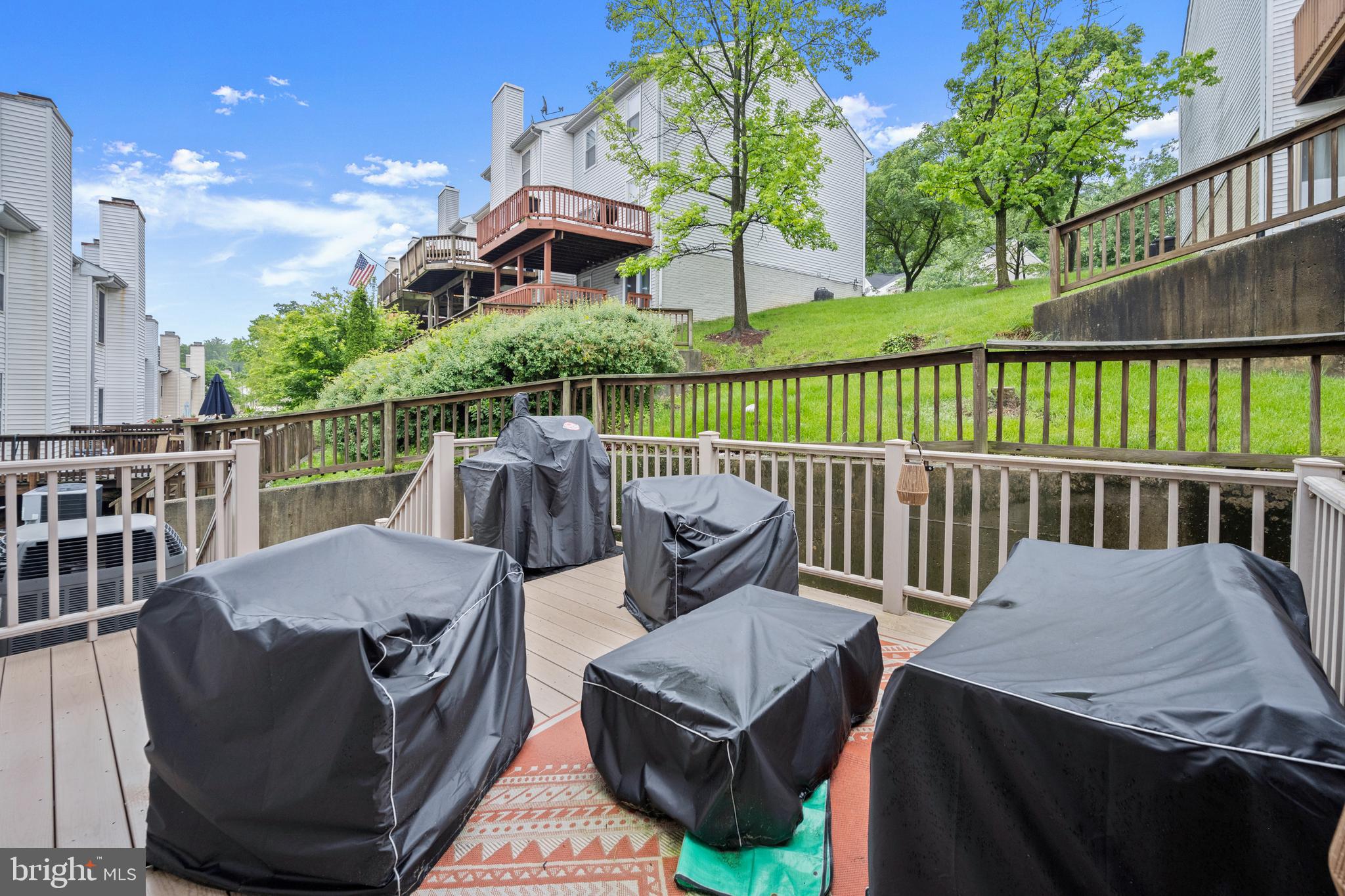 RIVERCHASE - Residential