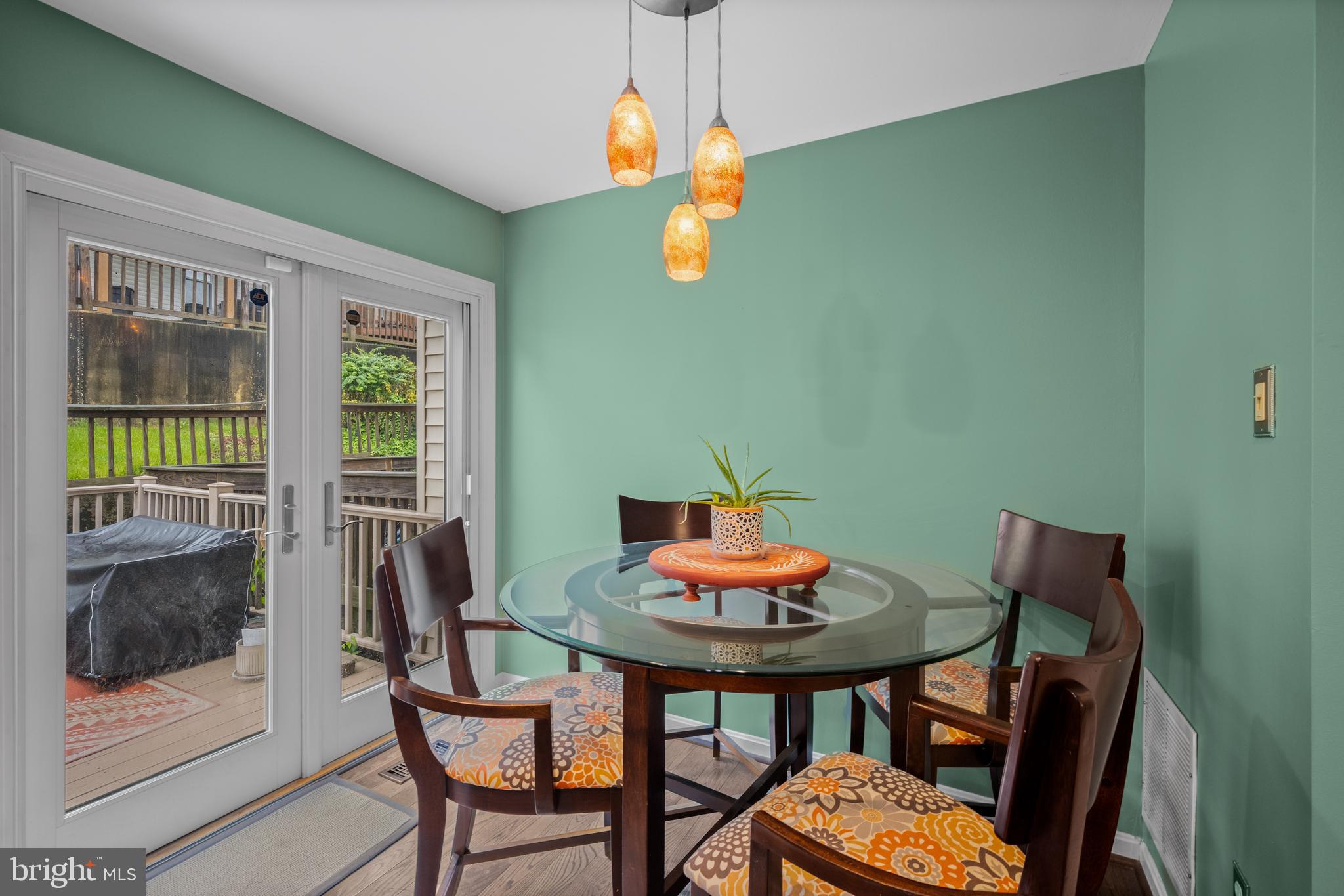 RIVERCHASE - Residential