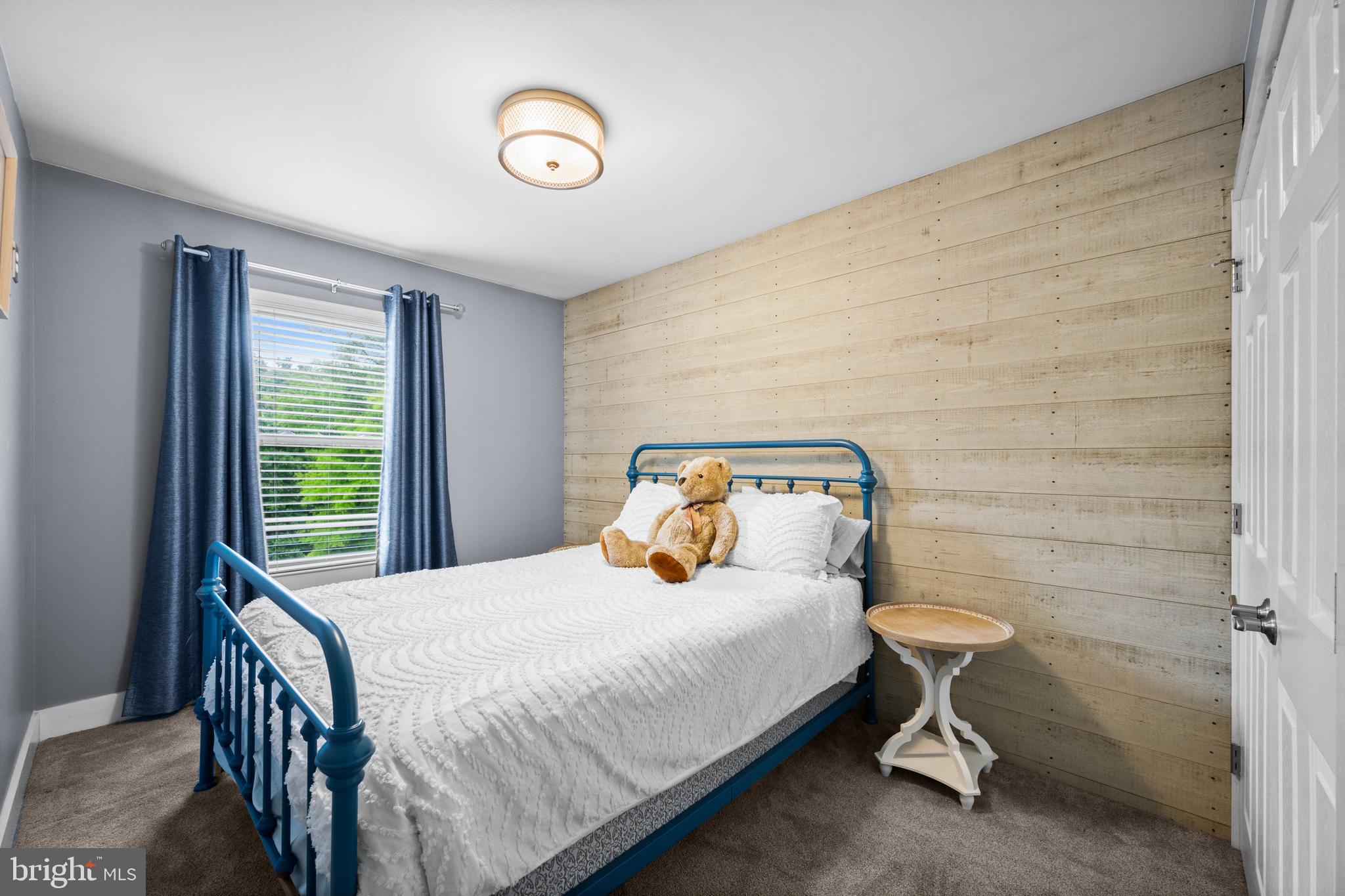 RIVERCHASE - Residential