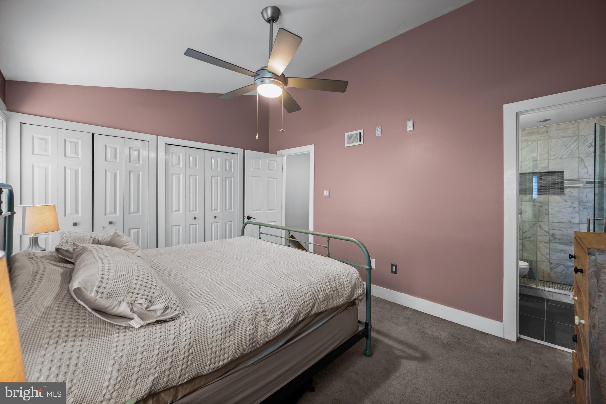 RIVERCHASE - Residential